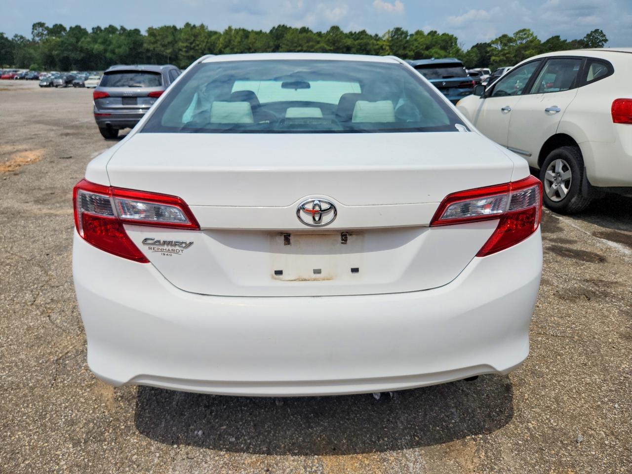 2014 Toyota Camry L White vin: 4T1BF1FK0EU762469