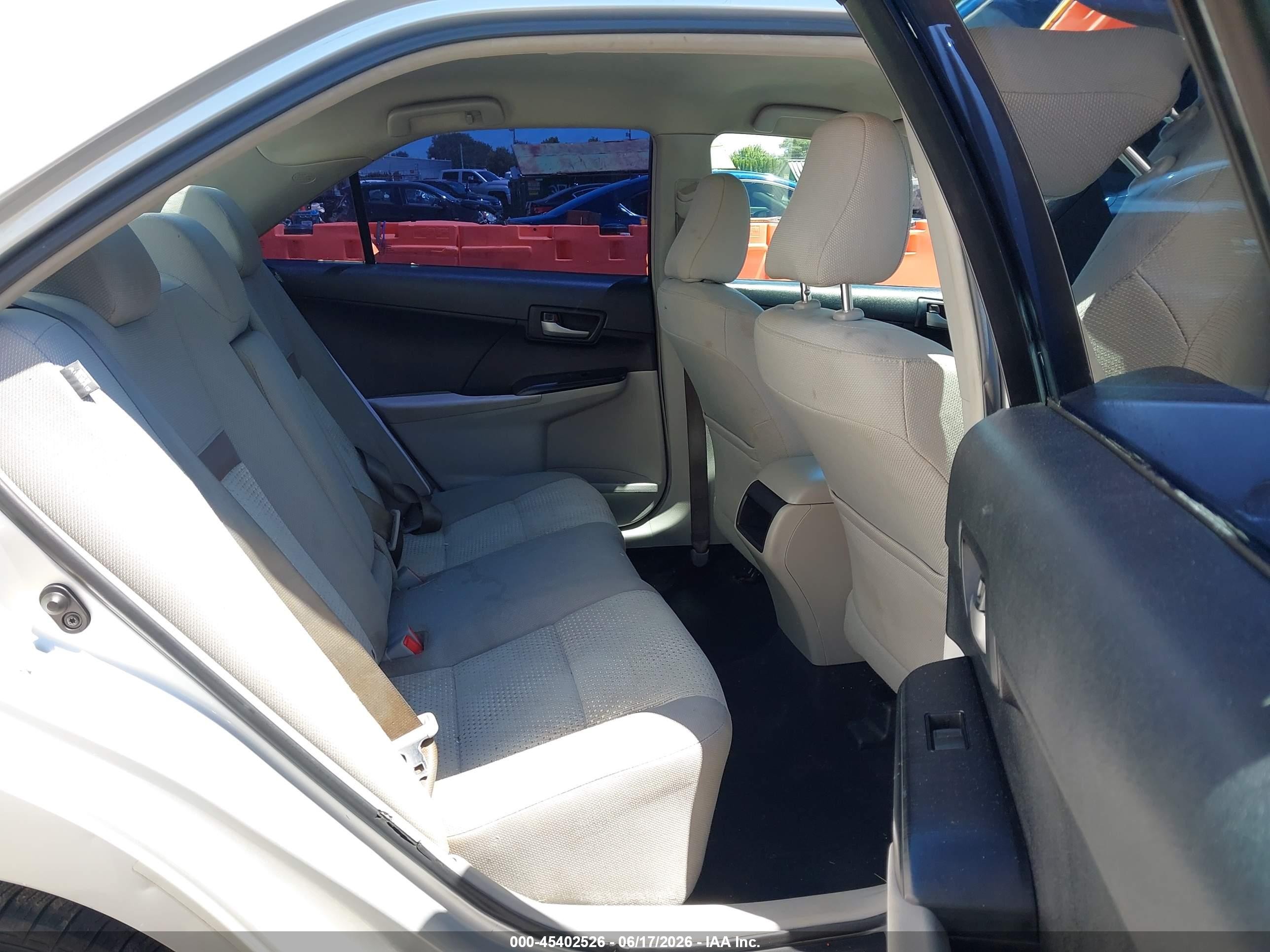 2014 Toyota Camry Le Silver vin: 4T1BF1FK0EU796542