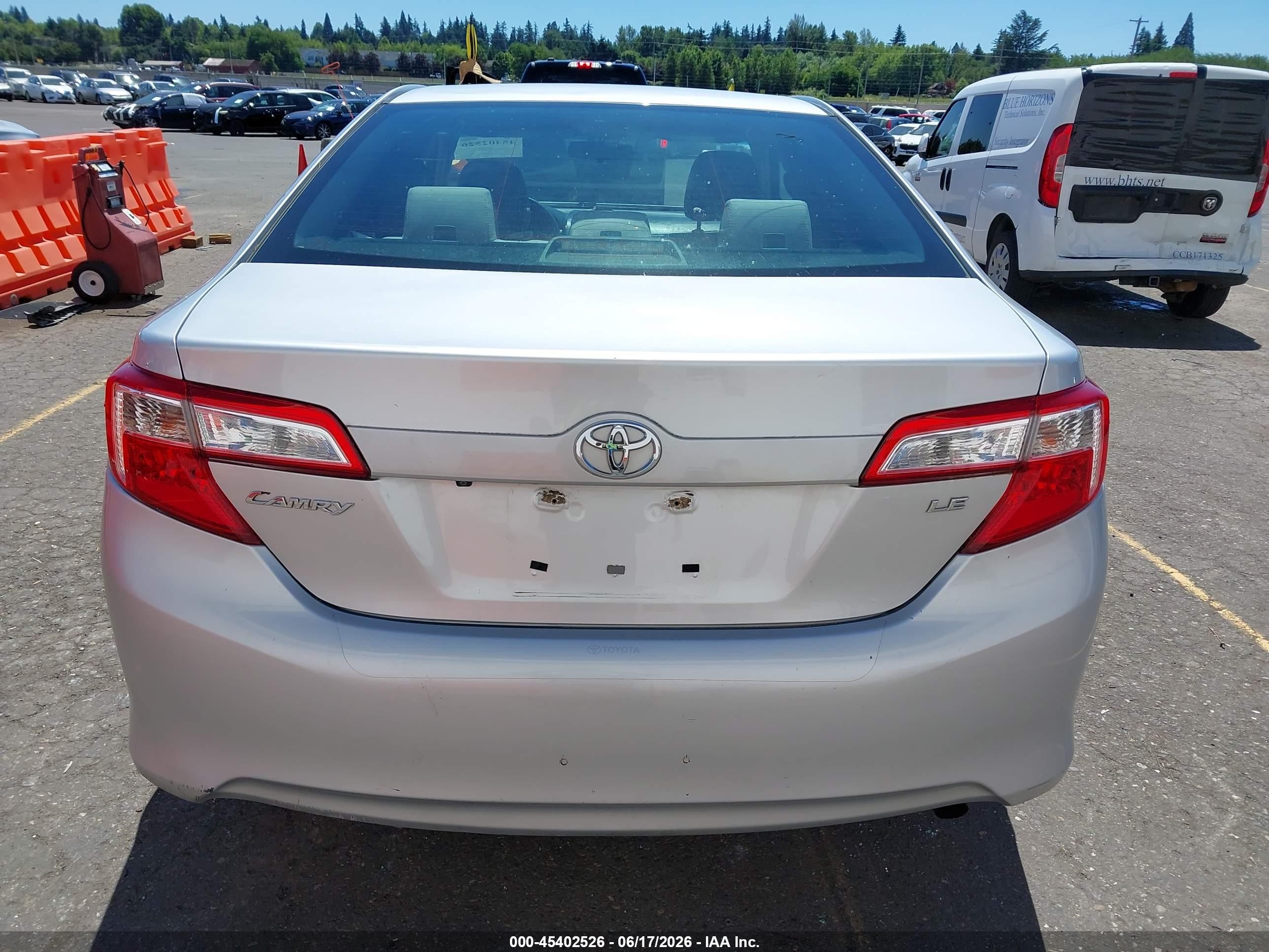 2014 Toyota Camry Le Silver vin: 4T1BF1FK0EU796542