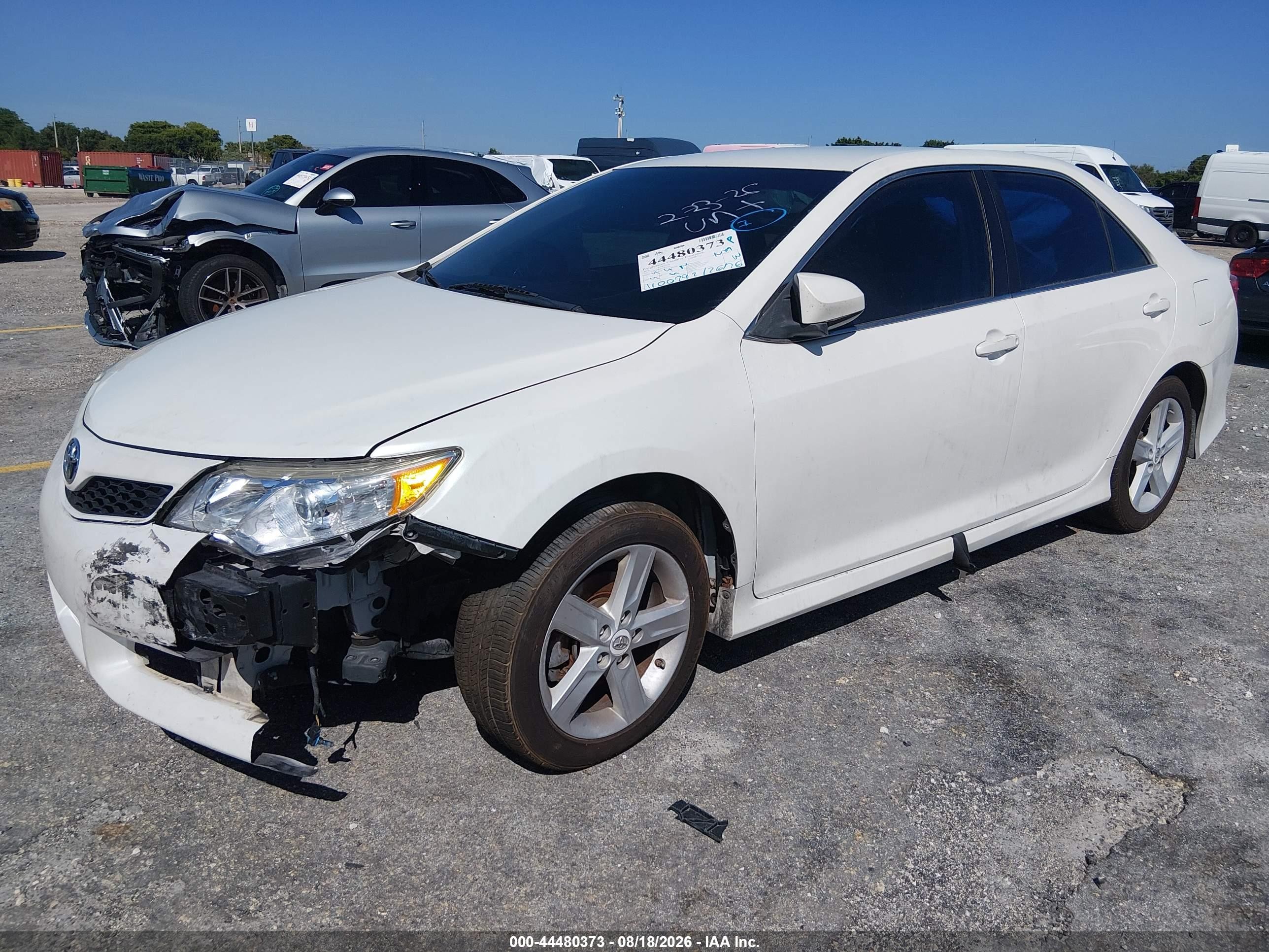 2014 Toyota Camry Se White vin: 4T1BF1FK0EU816272