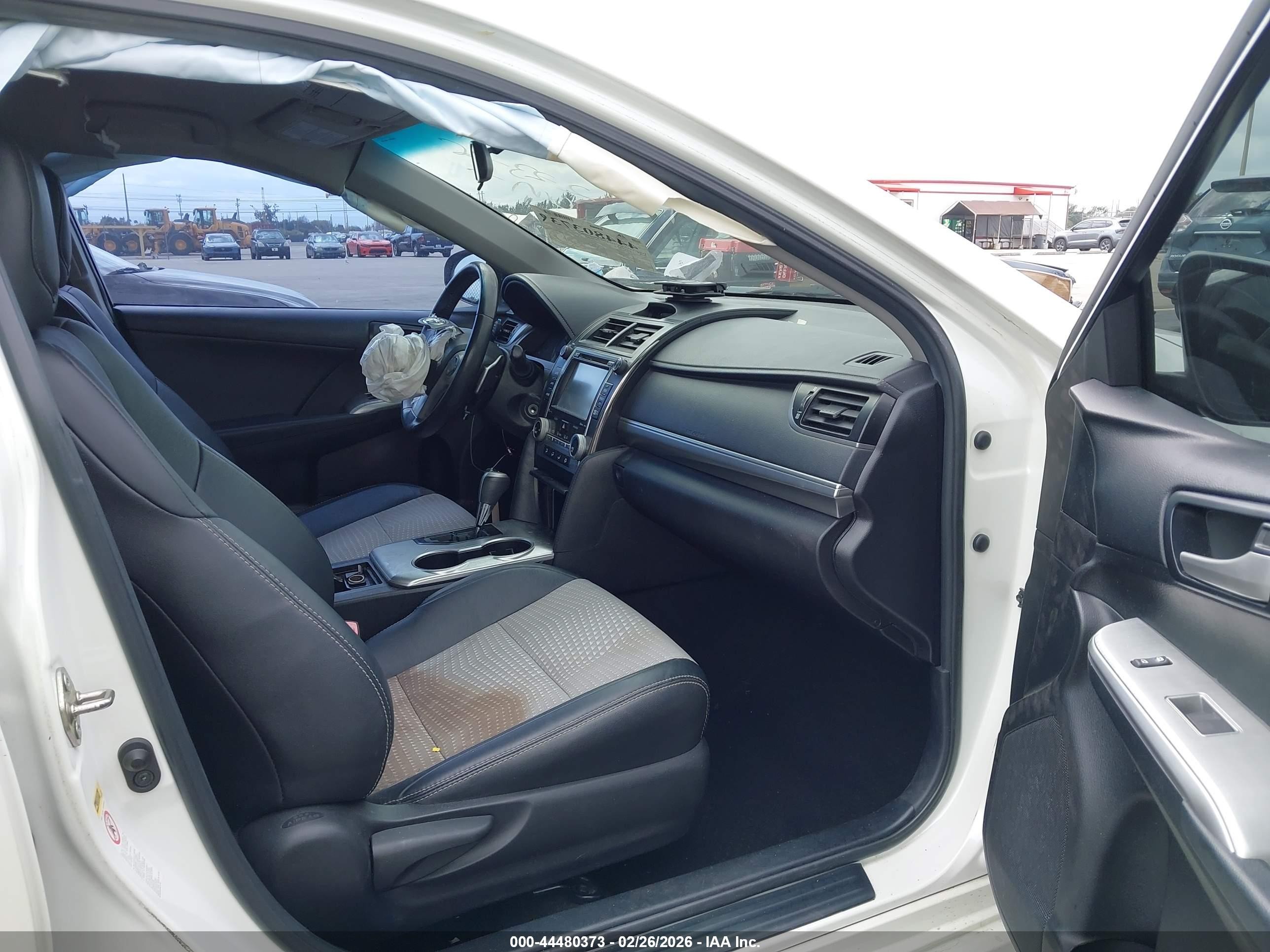 2014 Toyota Camry Se White vin: 4T1BF1FK0EU816272