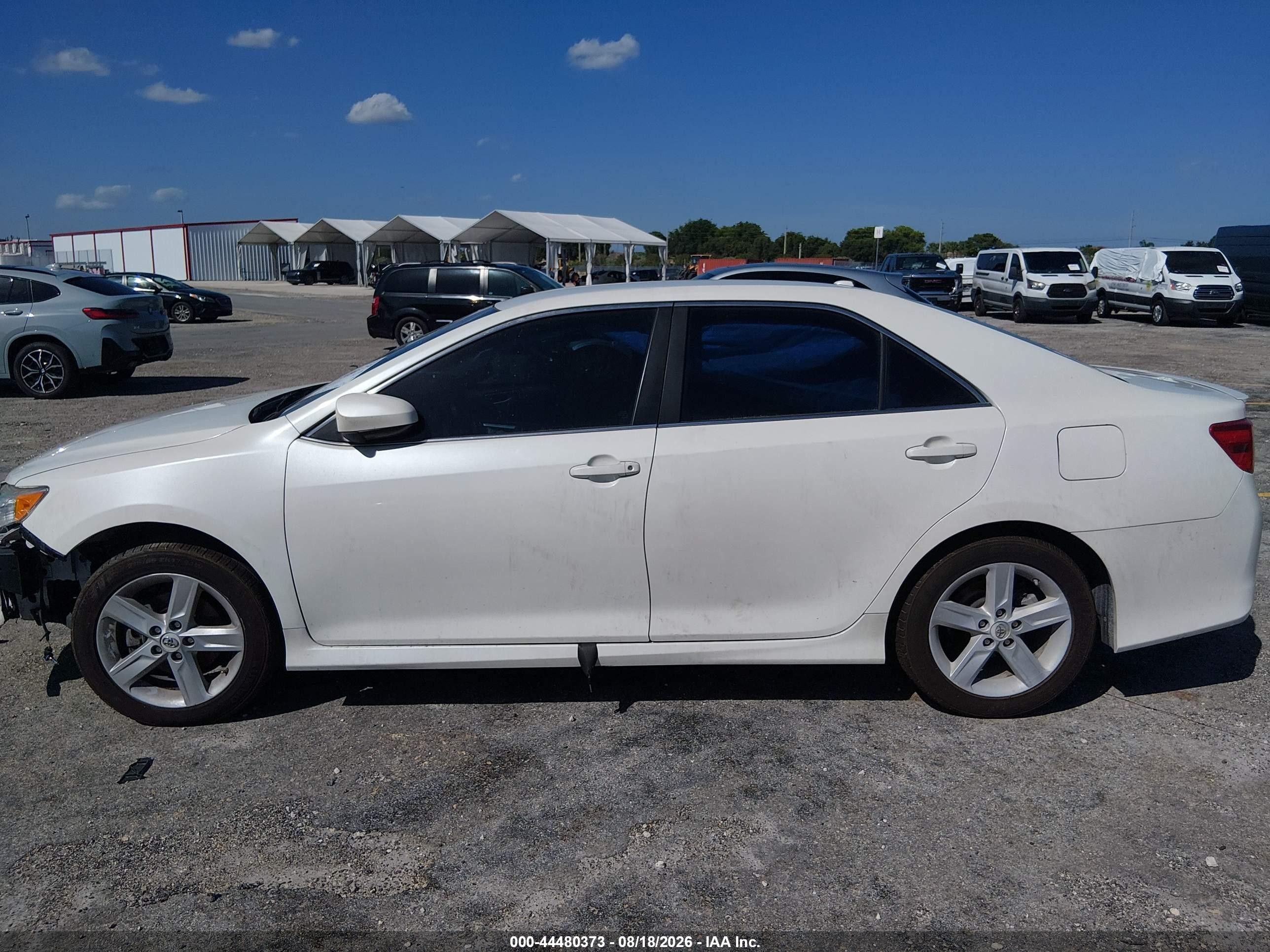 2014 Toyota Camry Se White vin: 4T1BF1FK0EU816272