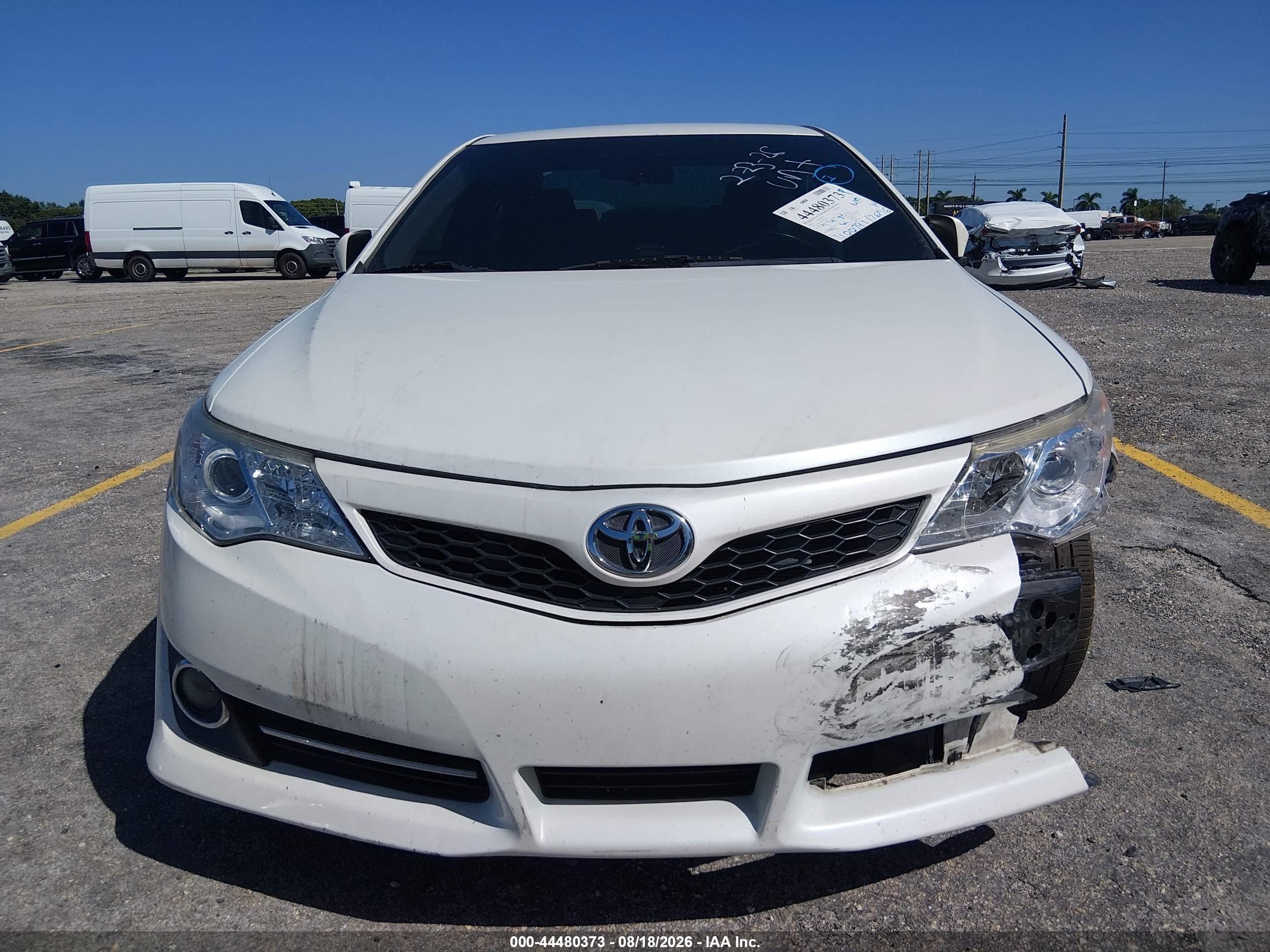 2014 Toyota Camry Se White vin: 4T1BF1FK0EU816272