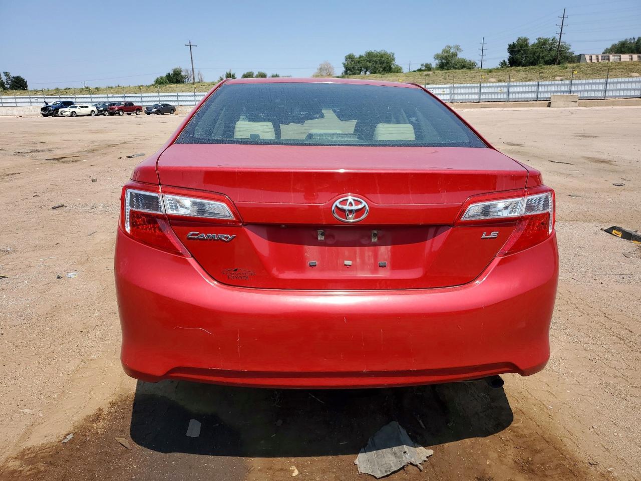 2014 Toyota Camry Le Red vin: 4T1BF1FK0EU847697