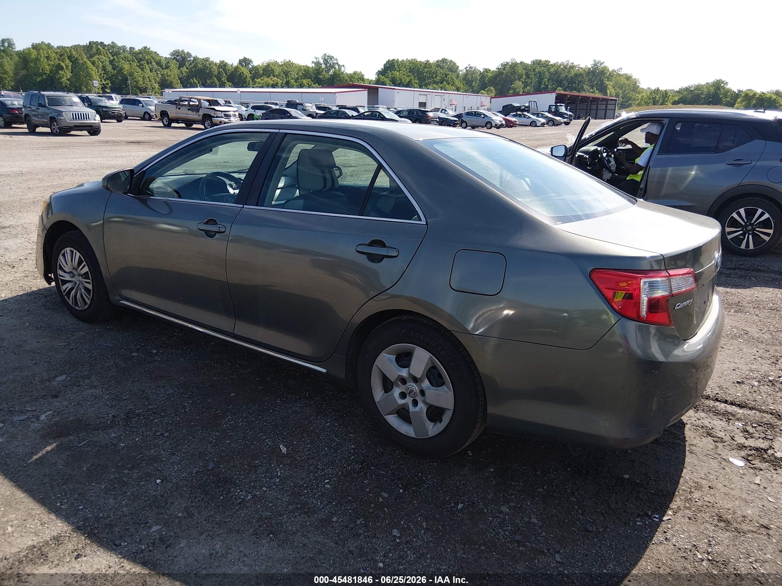 2014 Toyota Camry Le Зеленый vin: 4T1BF1FK0EU859140