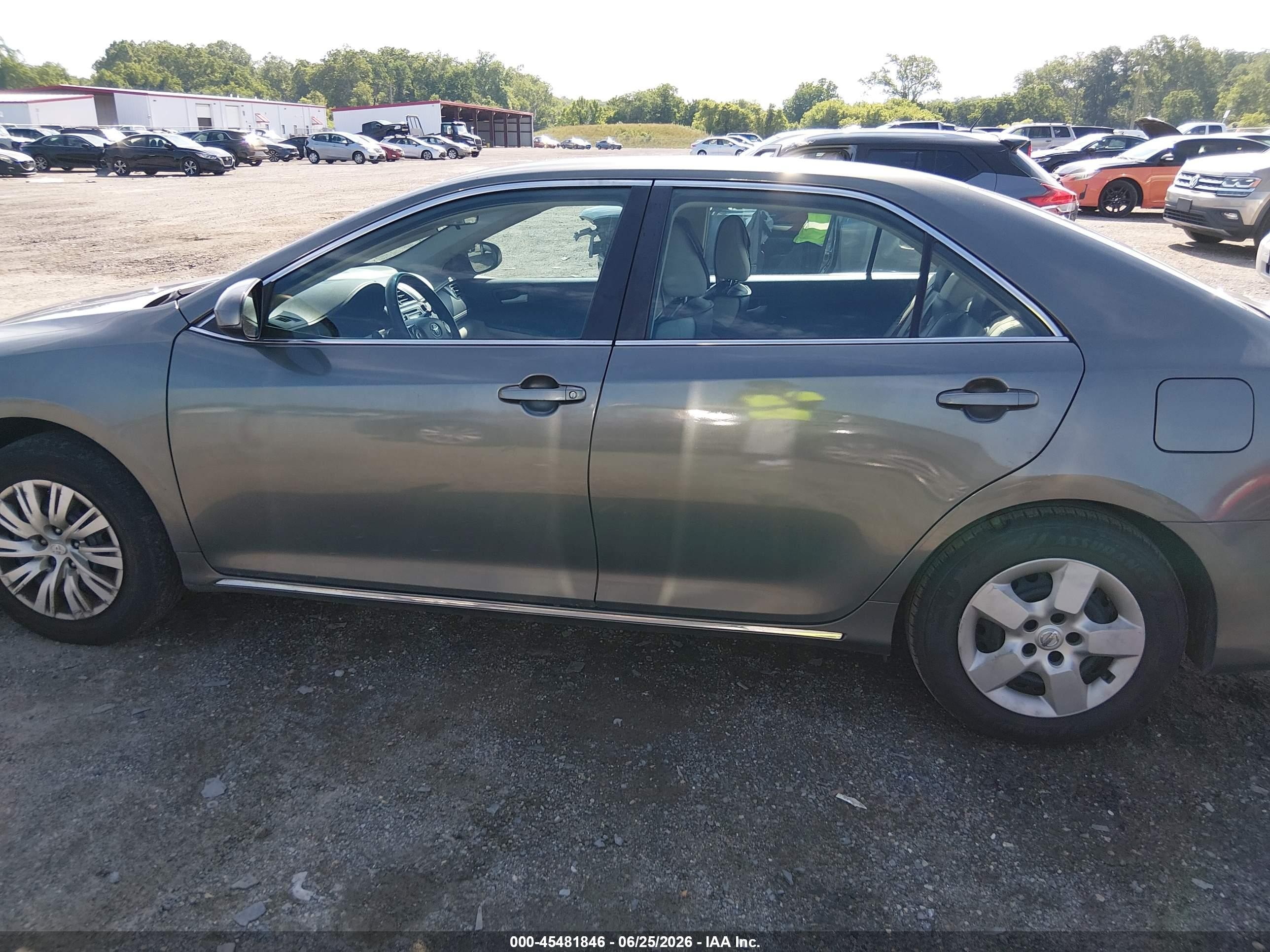 2014 Toyota Camry Le Зеленый vin: 4T1BF1FK0EU859140