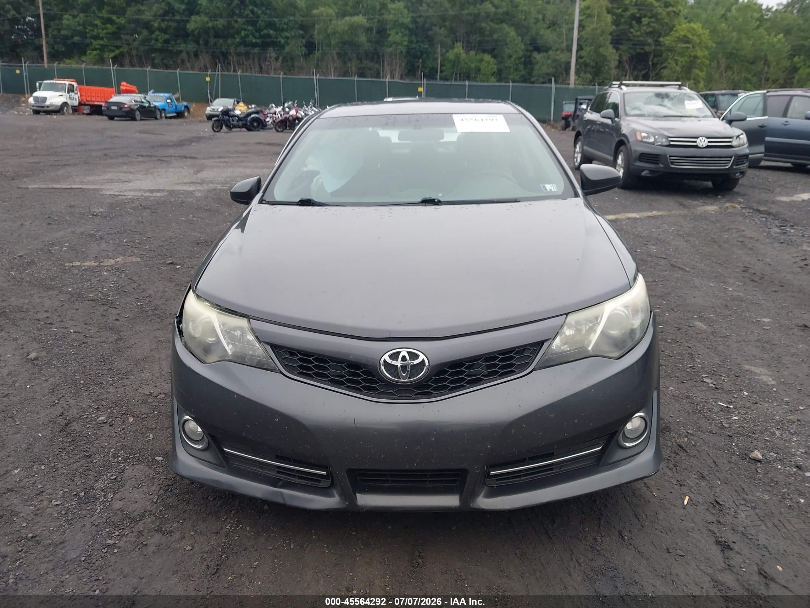 2014 Toyota Camry Se Серый vin: 4T1BF1FK0EU866721