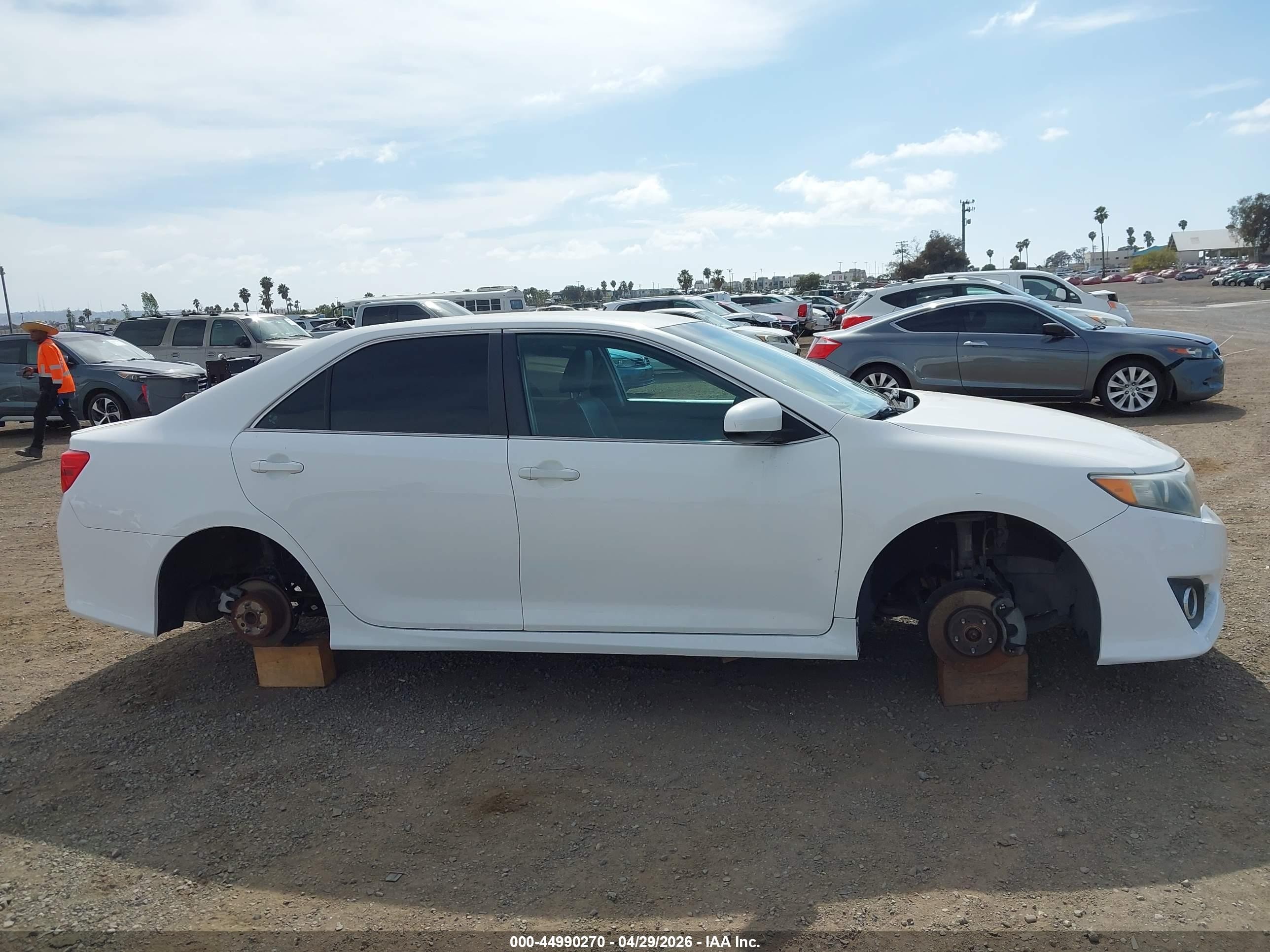 2014 Toyota Camry Se White vin: 4T1BF1FK0EU869005
