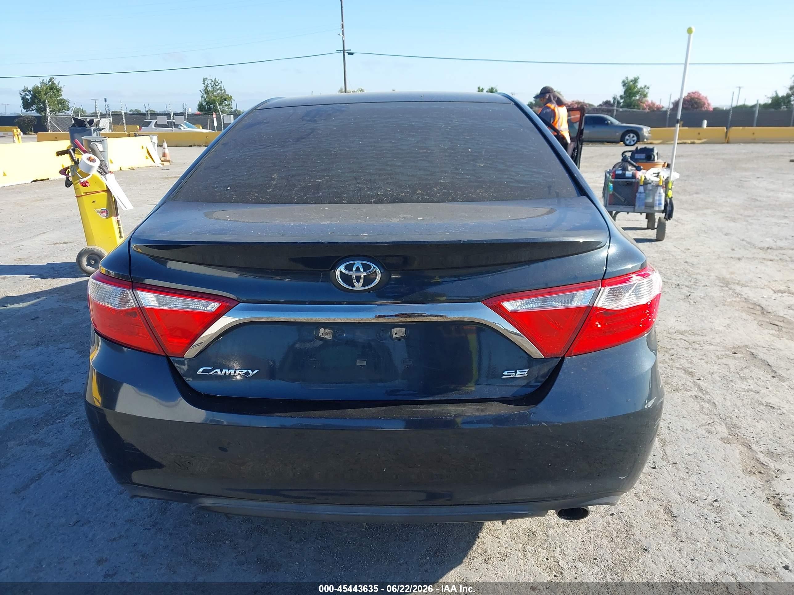2015 Toyota Camry Se Dark Blue vin: 4T1BF1FK0FU012586