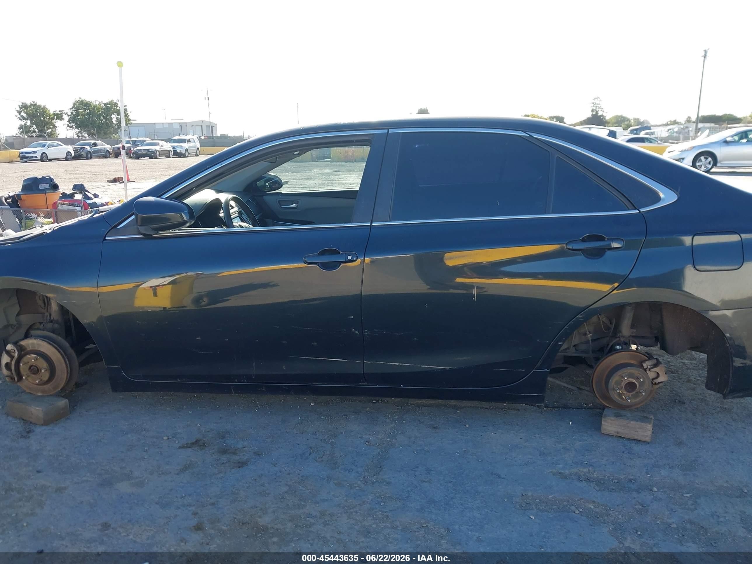 2015 Toyota Camry Se Dark Blue vin: 4T1BF1FK0FU012586