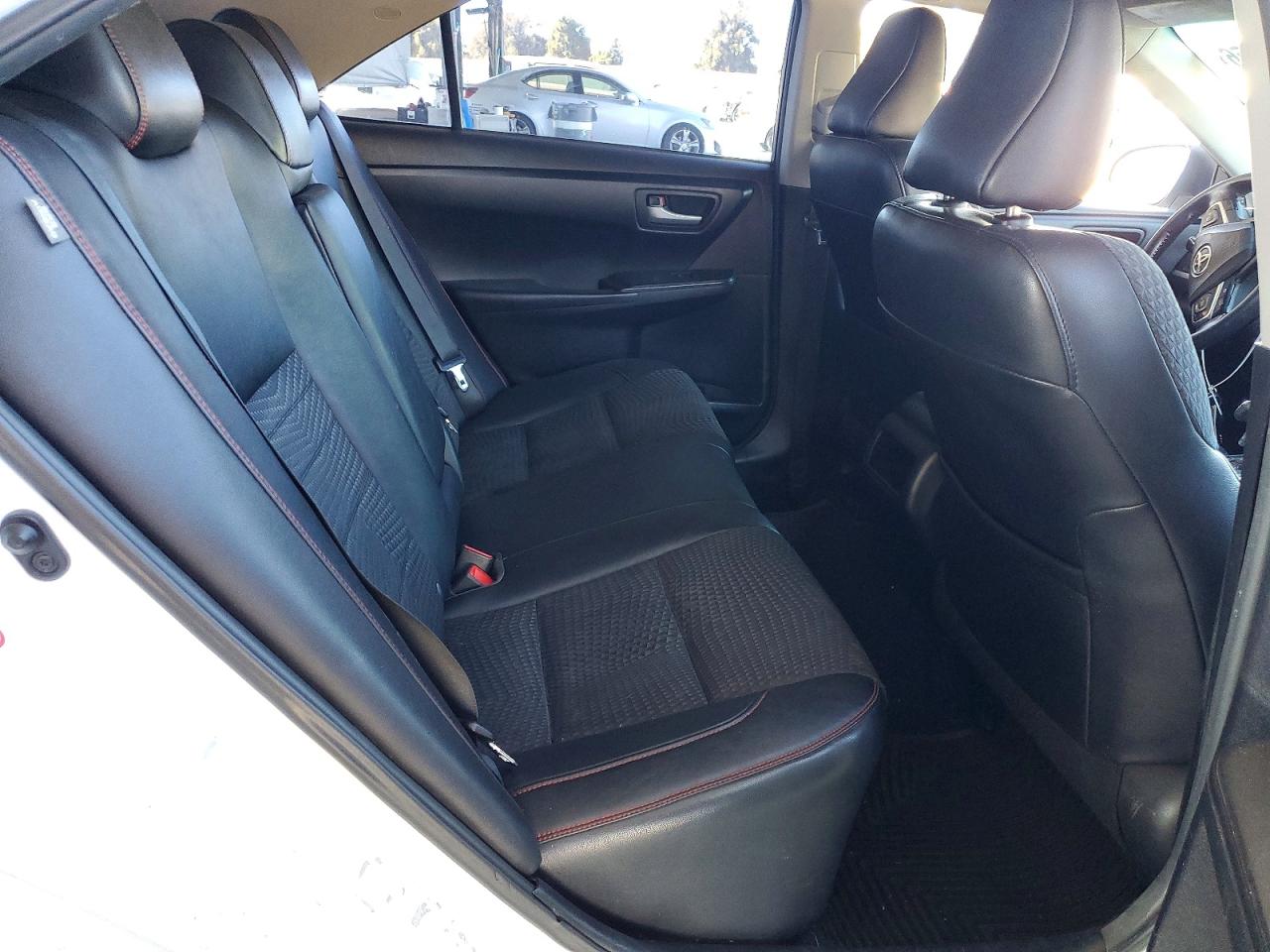 2015 Toyota Camry Se White vin: 4T1BF1FK0FU042784