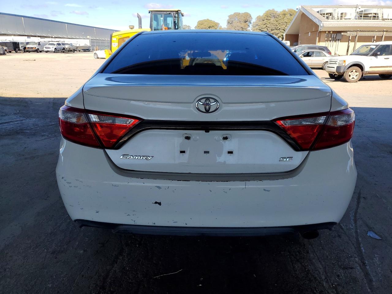 2015 Toyota Camry Se White vin: 4T1BF1FK0FU042784