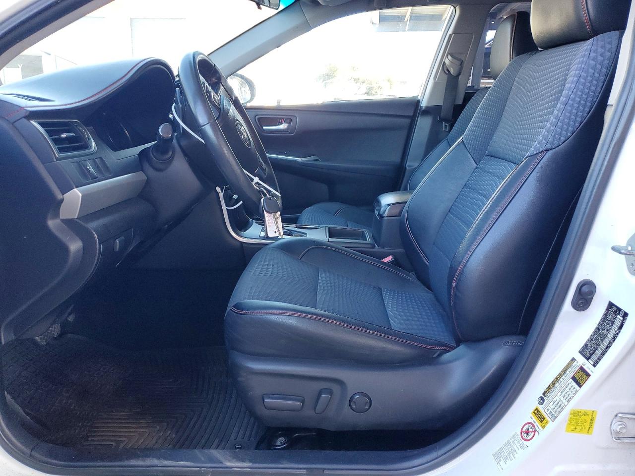 2015 Toyota Camry Se White vin: 4T1BF1FK0FU042784