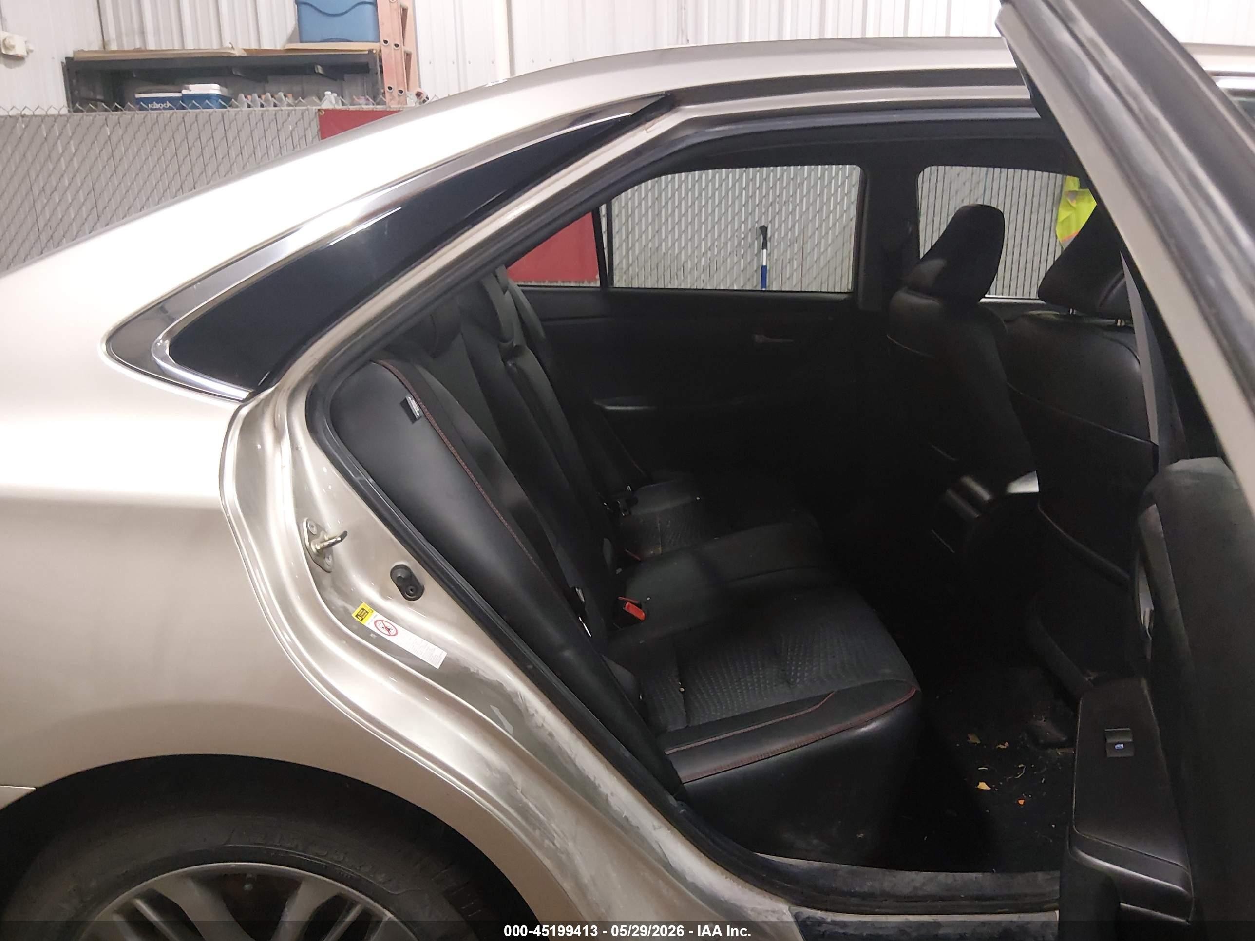 2015 Toyota Camry Se Gold vin: 4T1BF1FK0FU045801