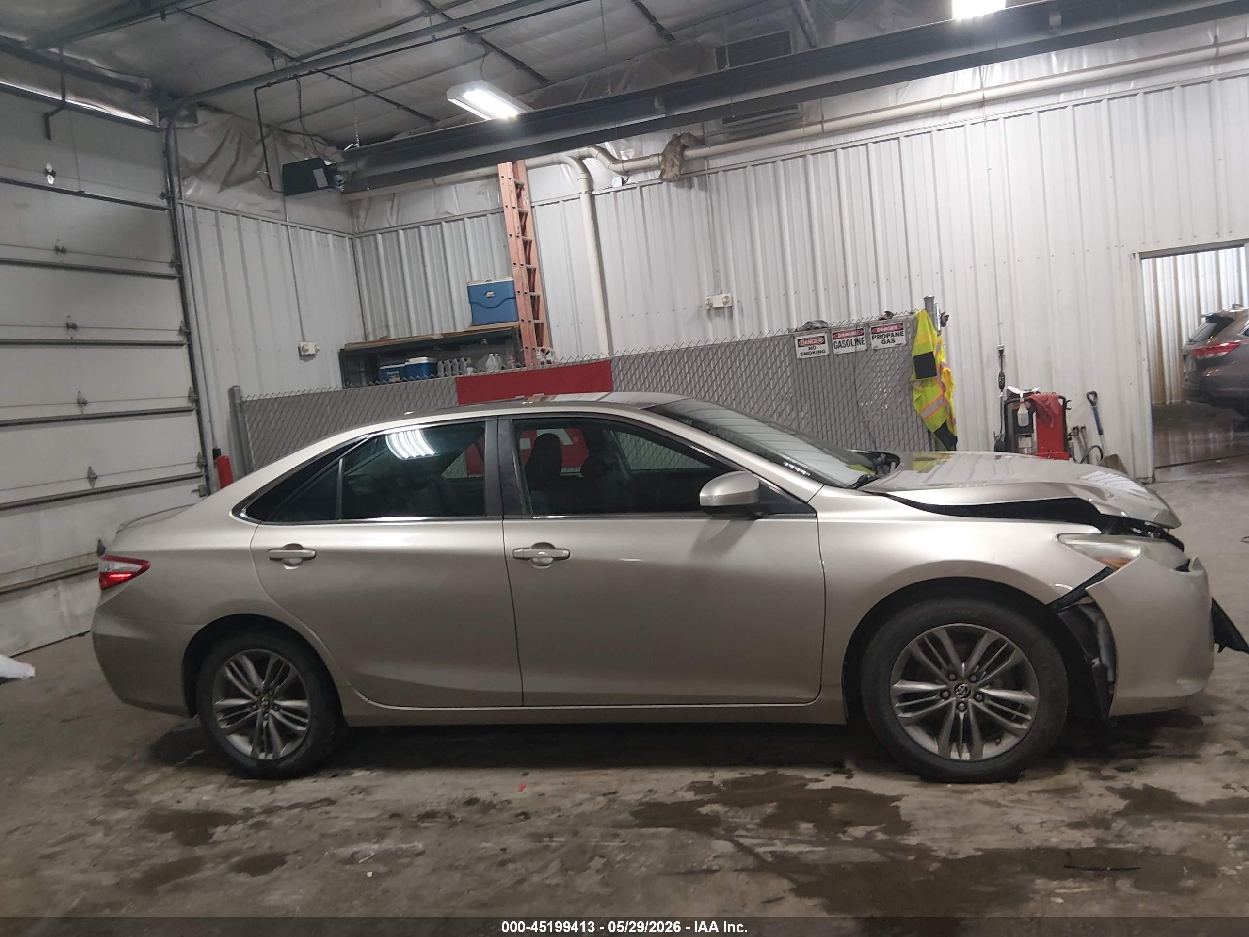 2015 Toyota Camry Se Gold vin: 4T1BF1FK0FU045801