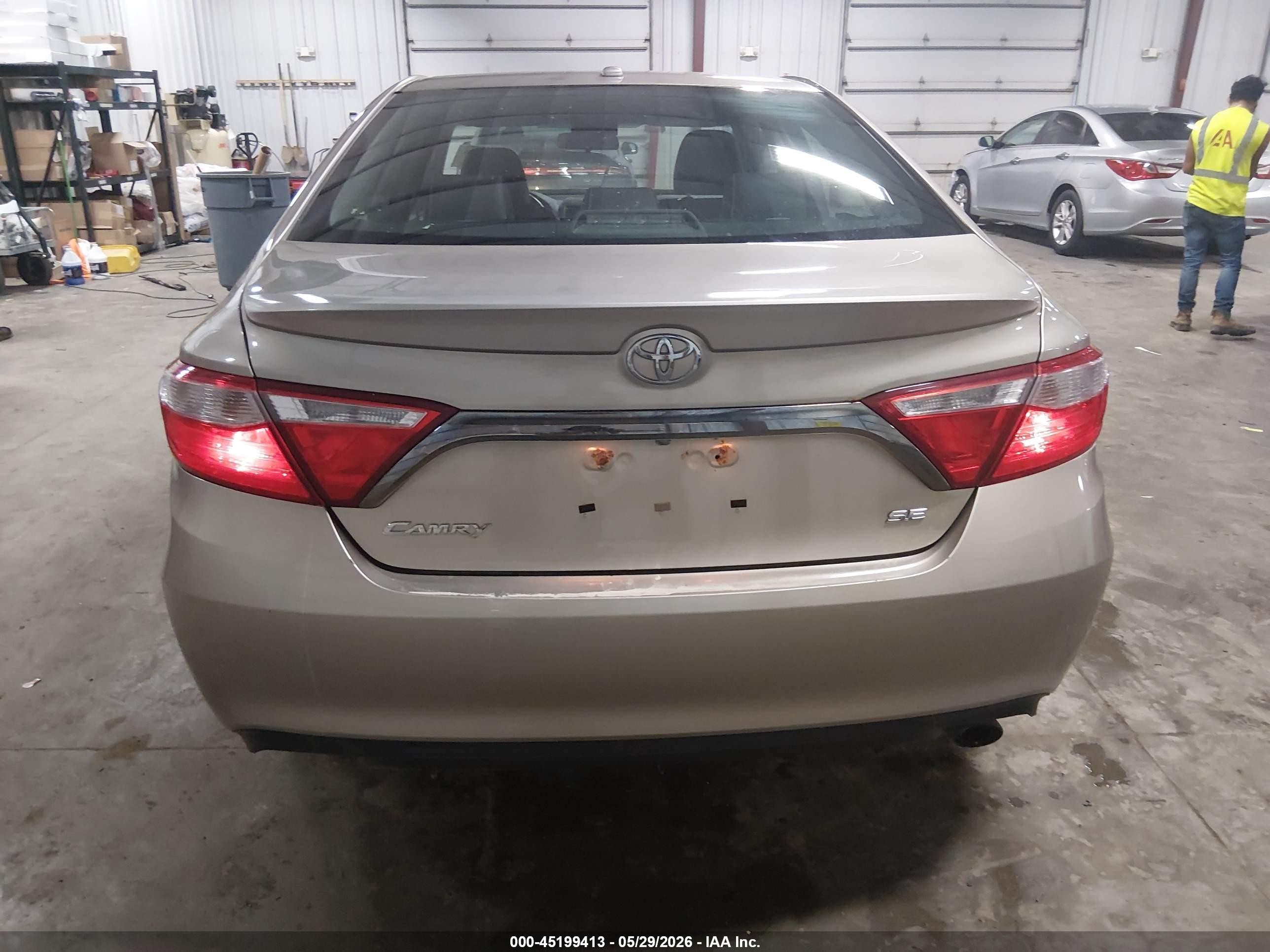 2015 Toyota Camry Se Gold vin: 4T1BF1FK0FU045801