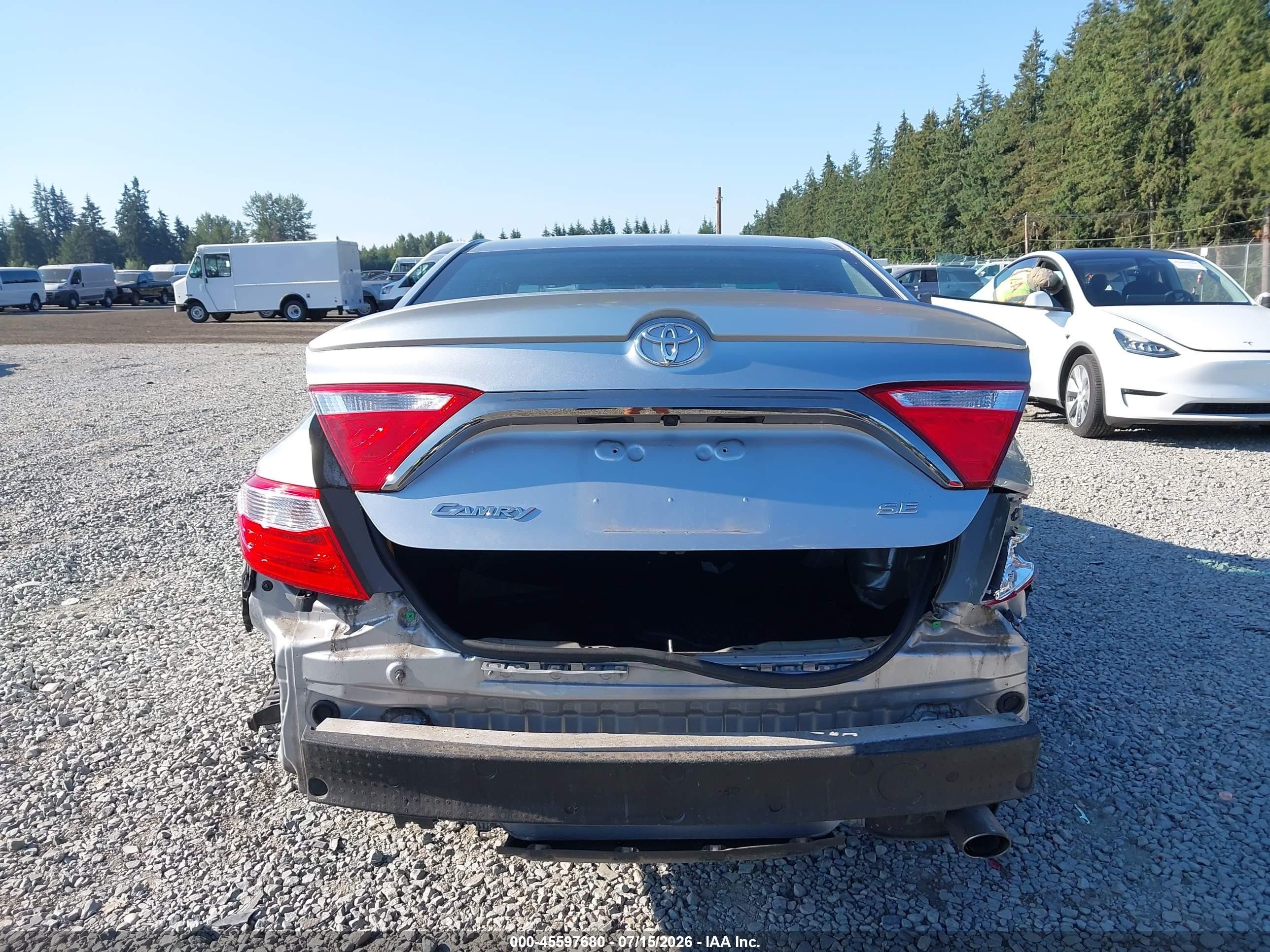 2015 Toyota Camry Se Silver vin: 4T1BF1FK0FU060413
