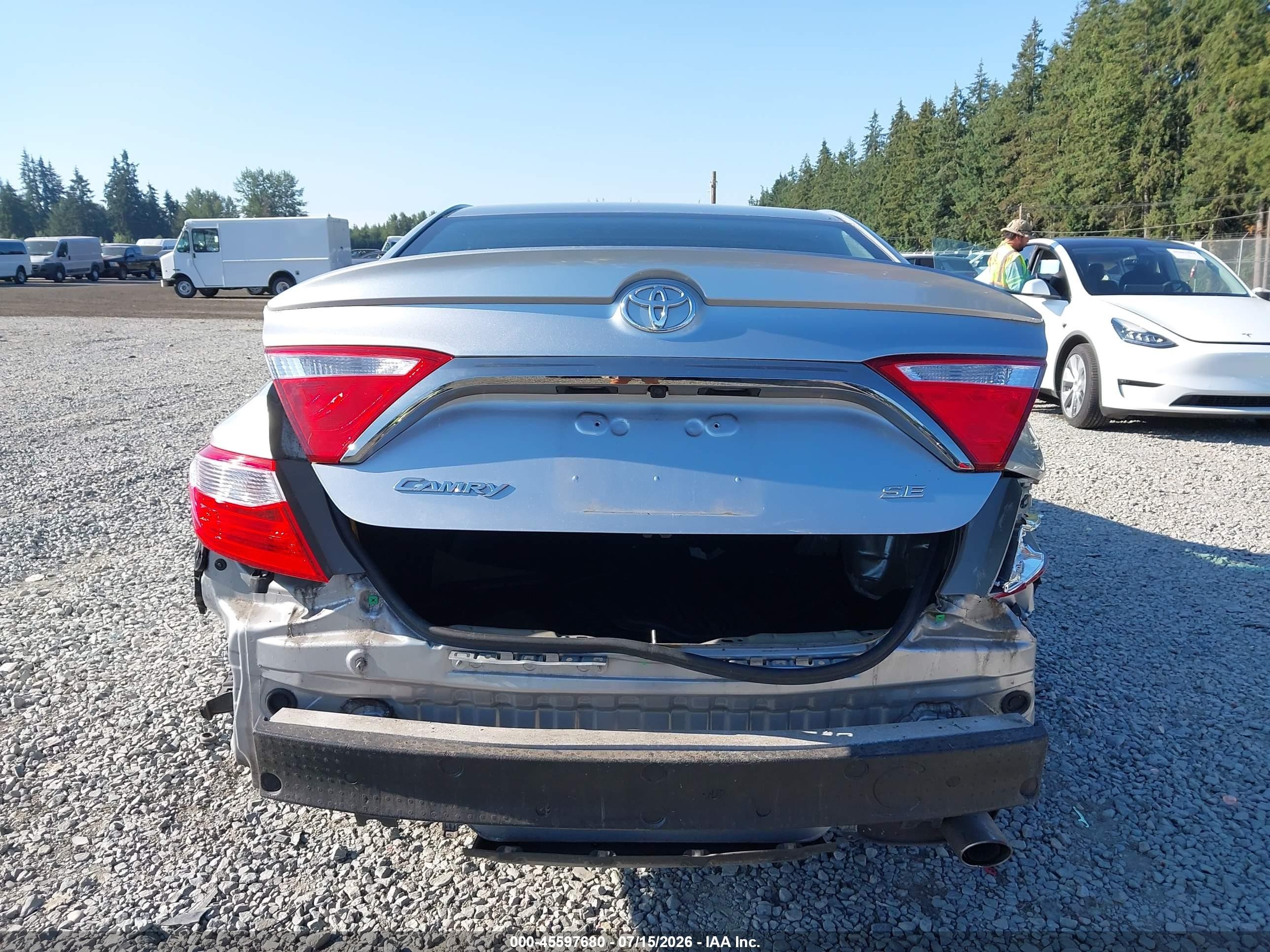 2015 Toyota Camry Se Silver vin: 4T1BF1FK0FU060413