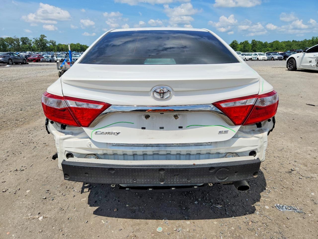 2015 Toyota Camry Se White vin: 4T1BF1FK0FU063800