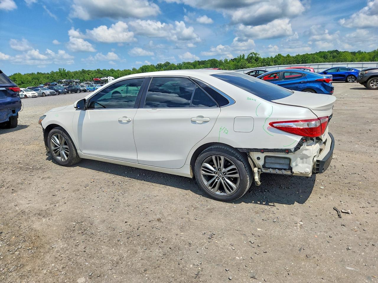 2015 Toyota Camry Se White vin: 4T1BF1FK0FU063800