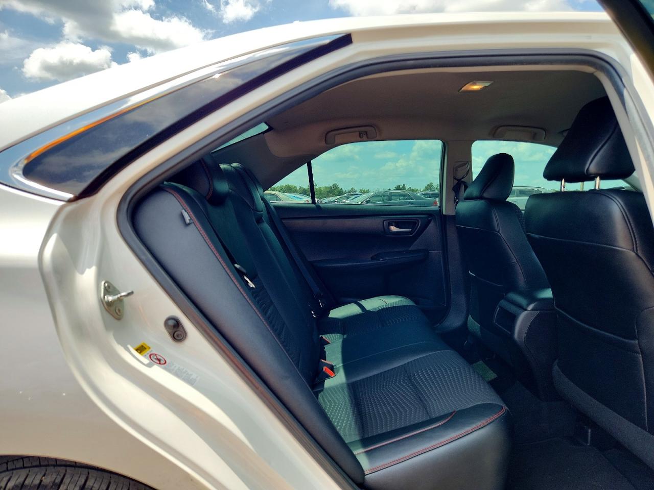 2015 Toyota Camry Se White vin: 4T1BF1FK0FU063800