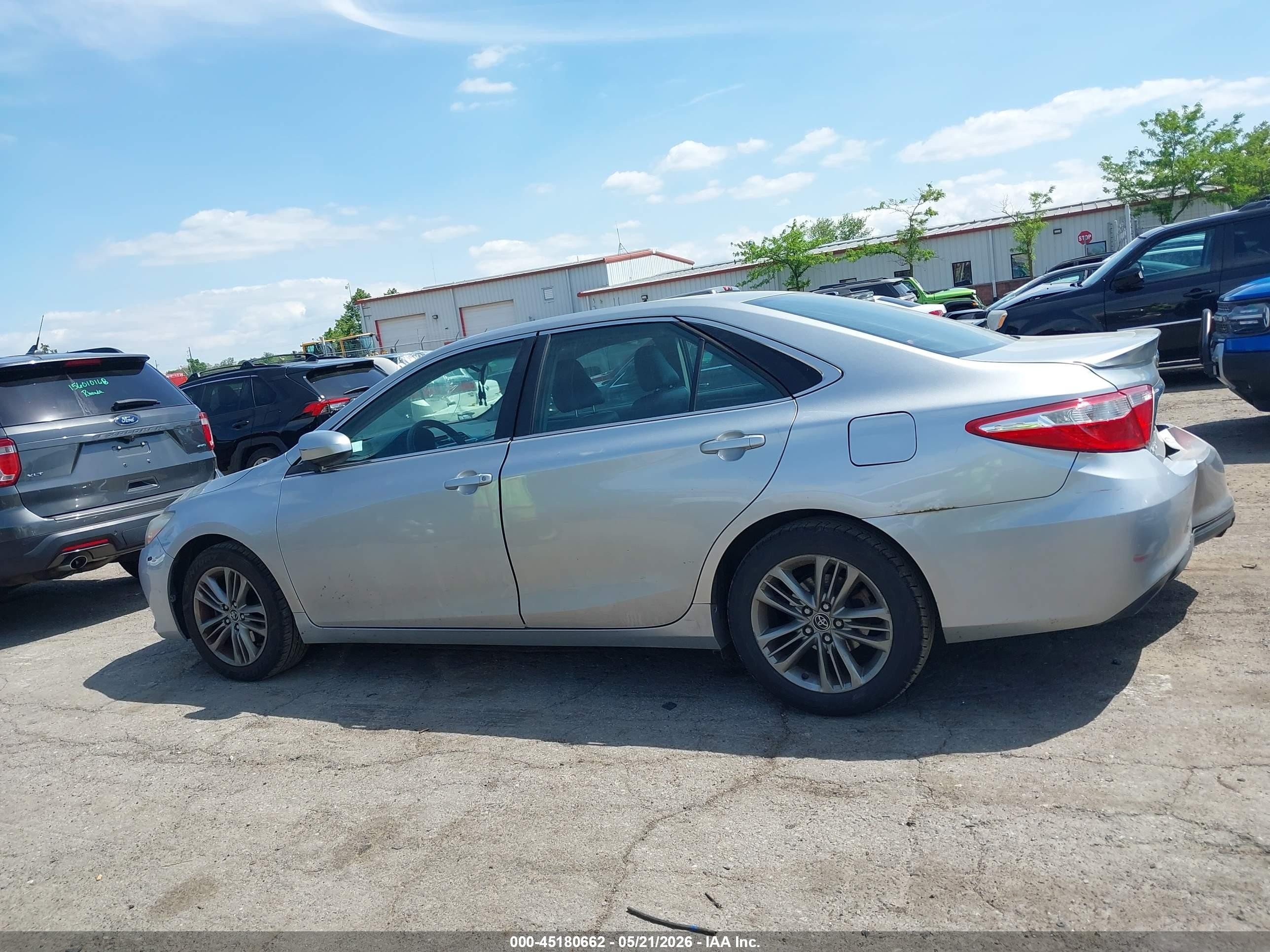 2015 Toyota Camry Se Серебряный vin: 4T1BF1FK0FU073940