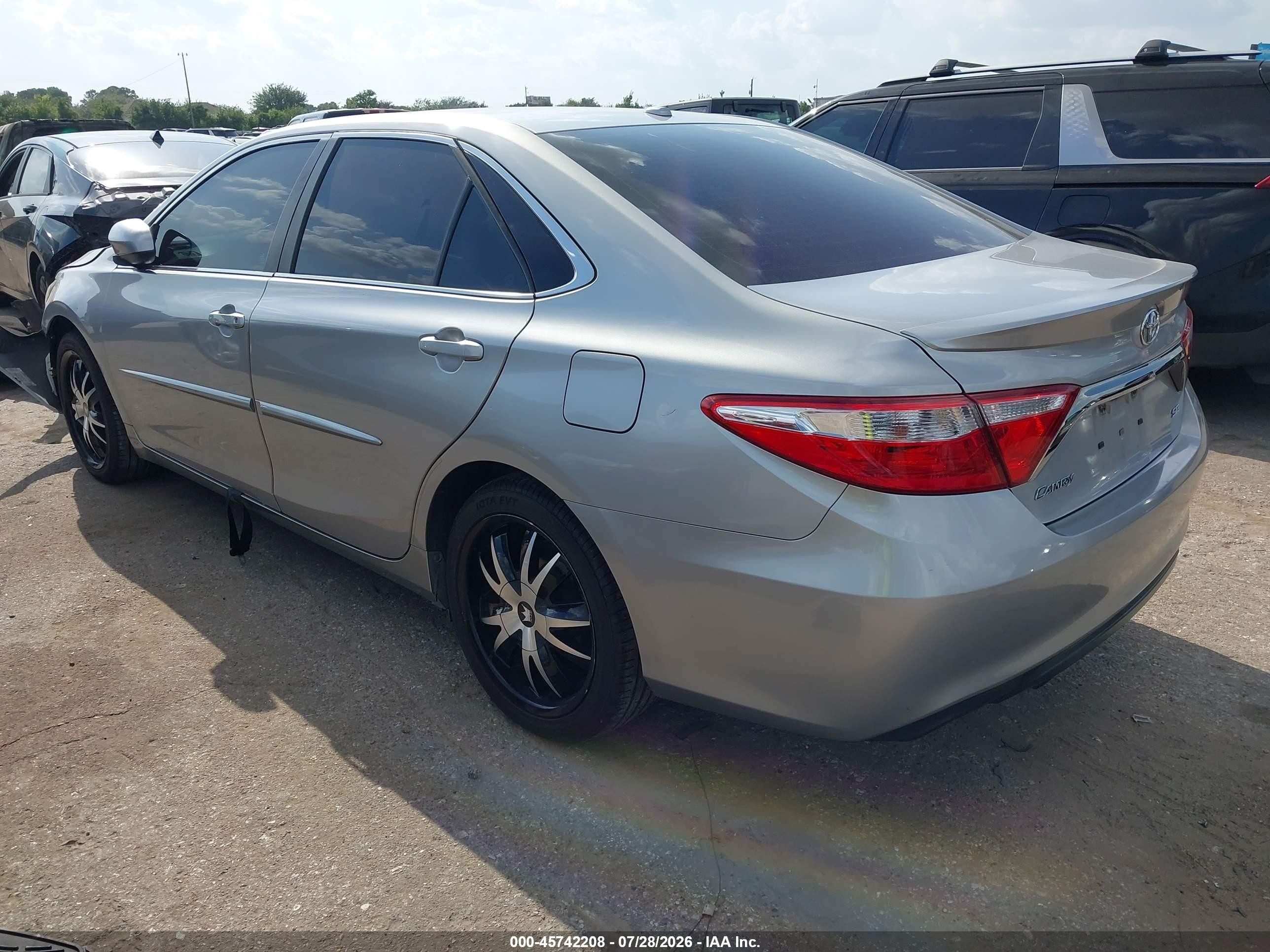 2015 Toyota Camry Se Silver vin: 4T1BF1FK0FU079933