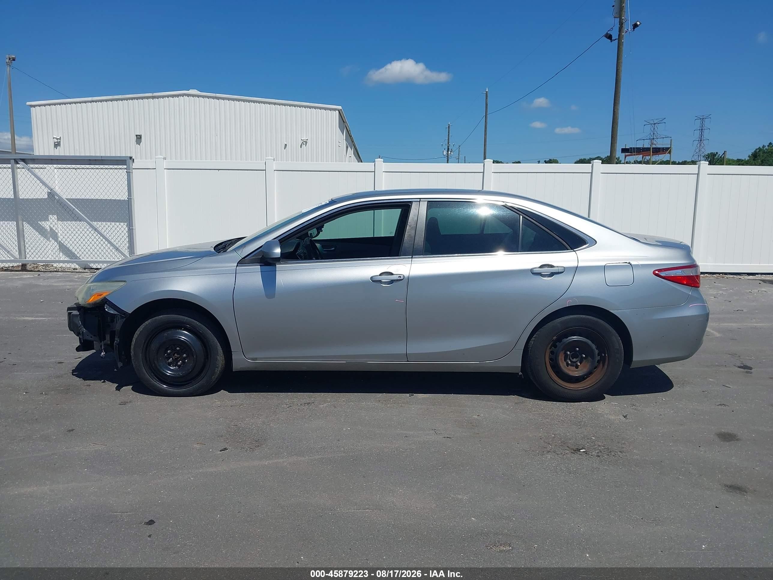 2015 Toyota Camry Le Silver vin: 4T1BF1FK0FU101333