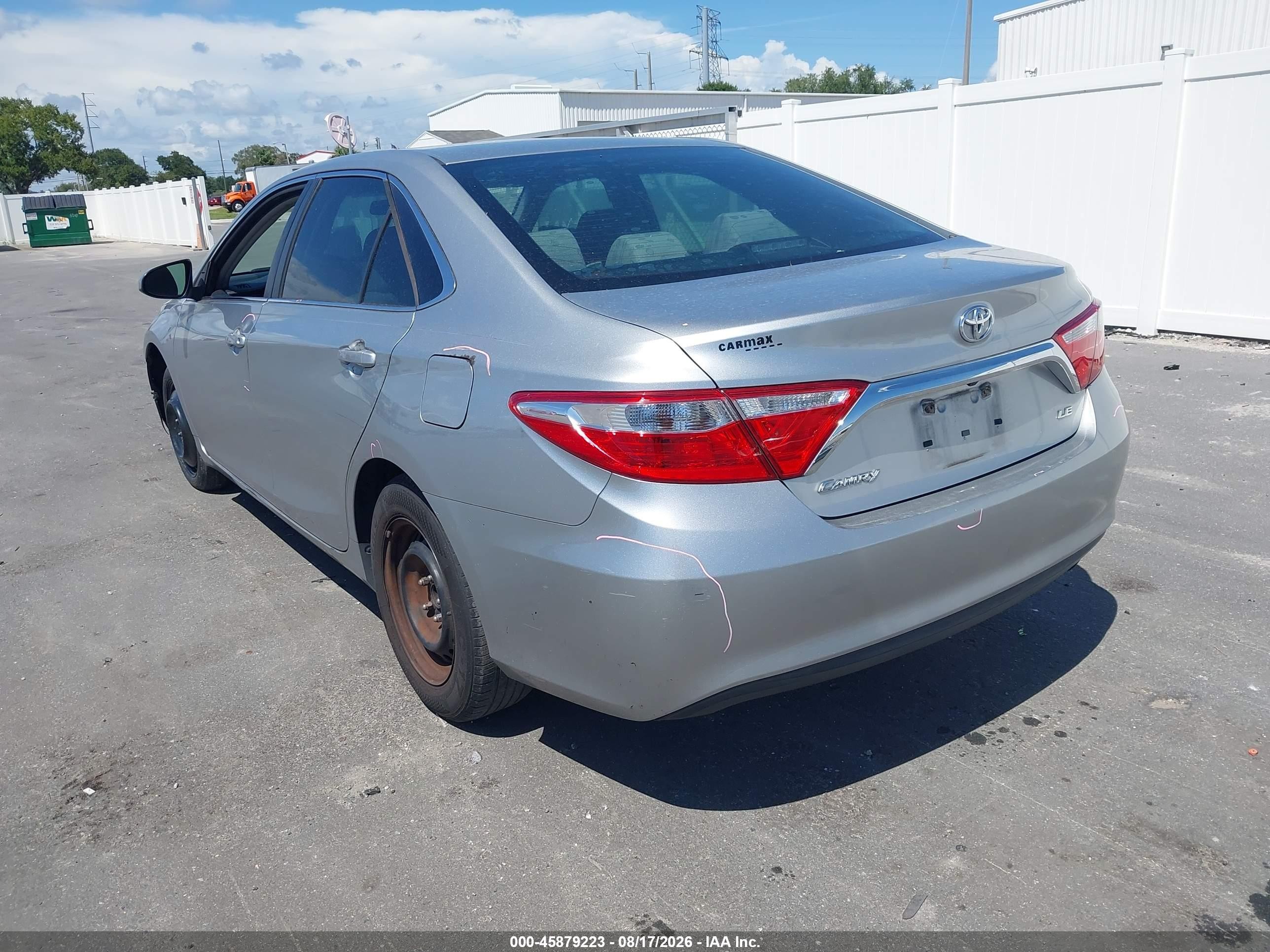 2015 Toyota Camry Le Silver vin: 4T1BF1FK0FU101333
