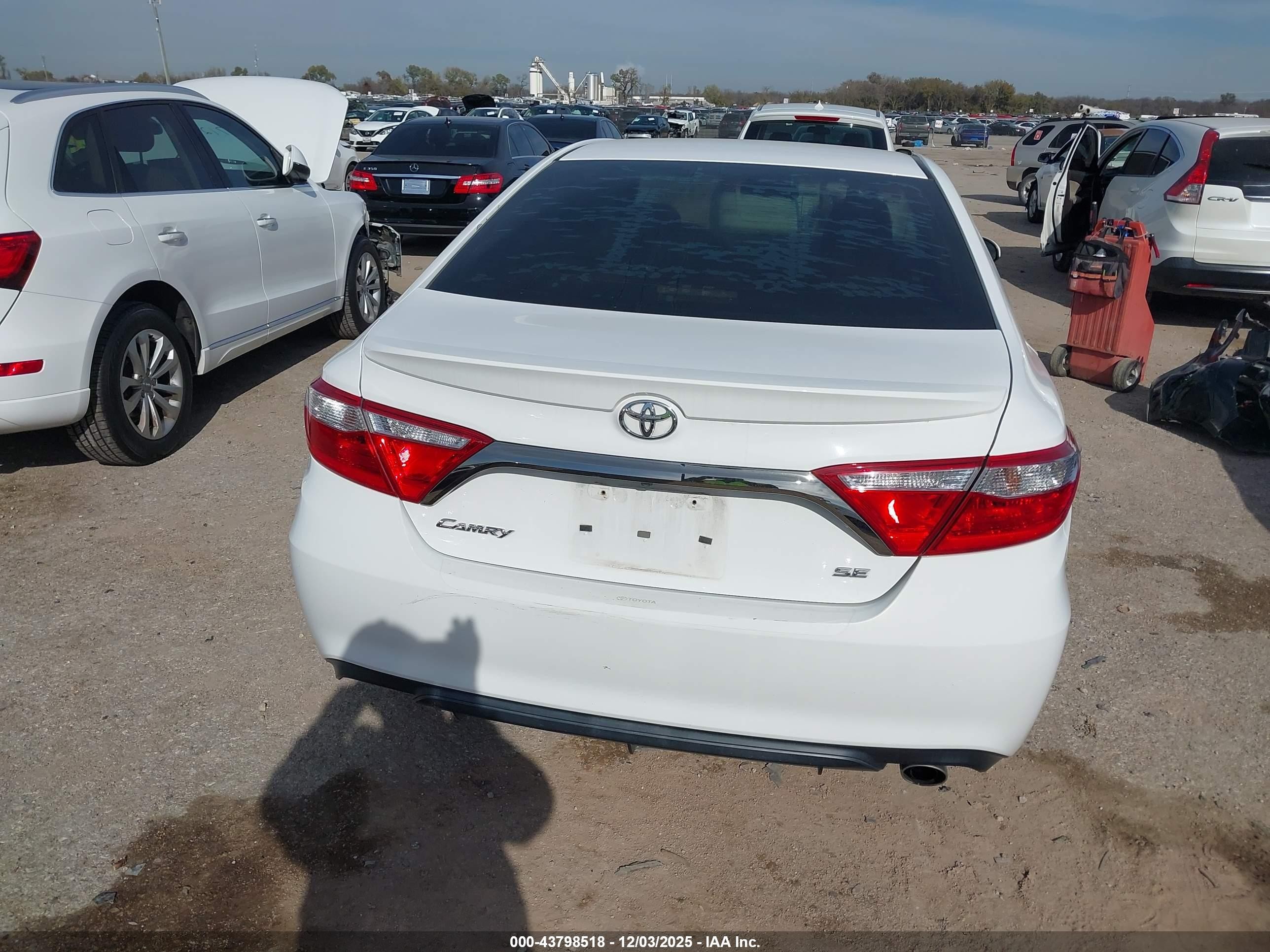 2015 Toyota Camry Se White vin: 4T1BF1FK0FU105236