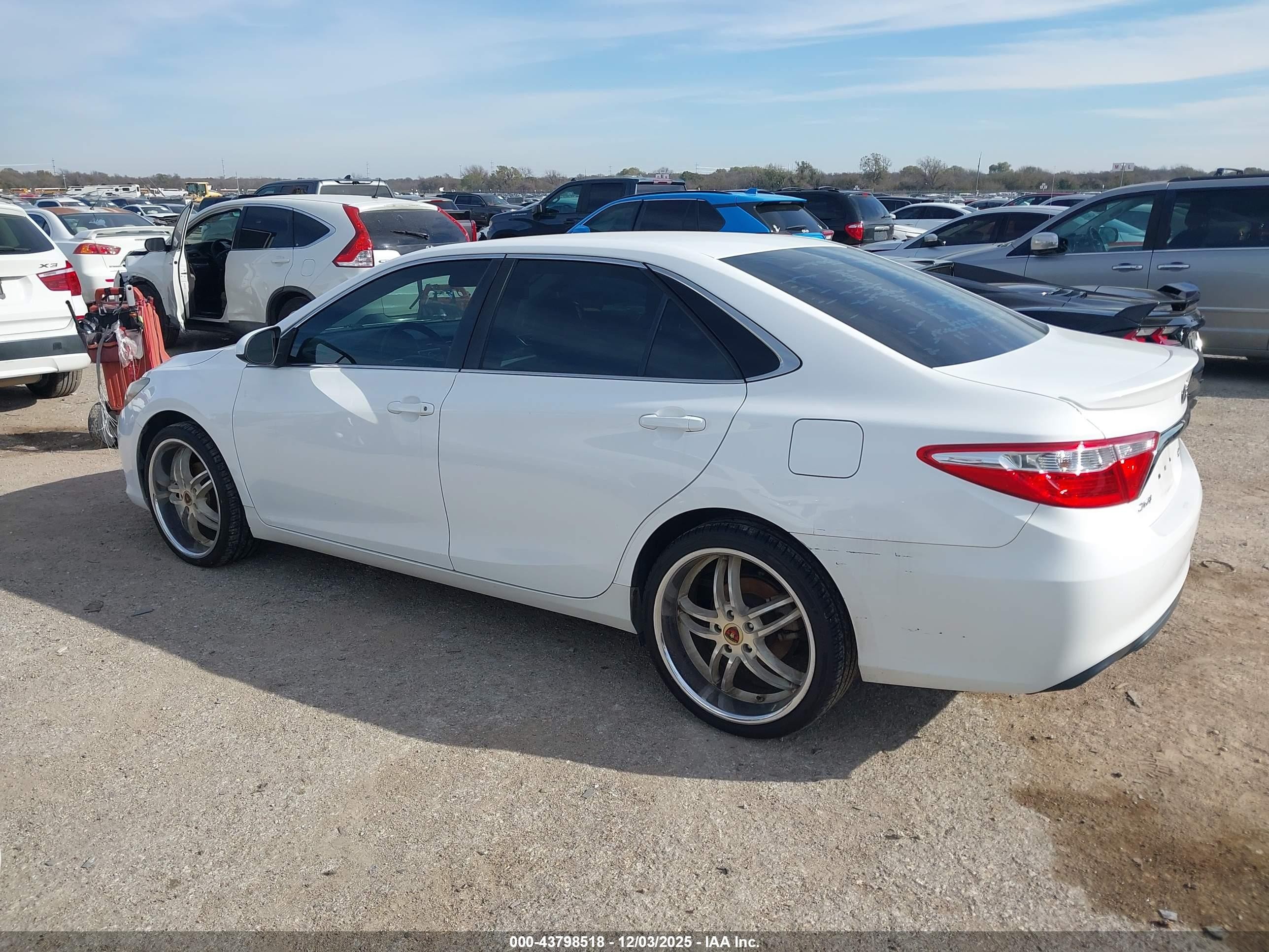 2015 Toyota Camry Se White vin: 4T1BF1FK0FU105236