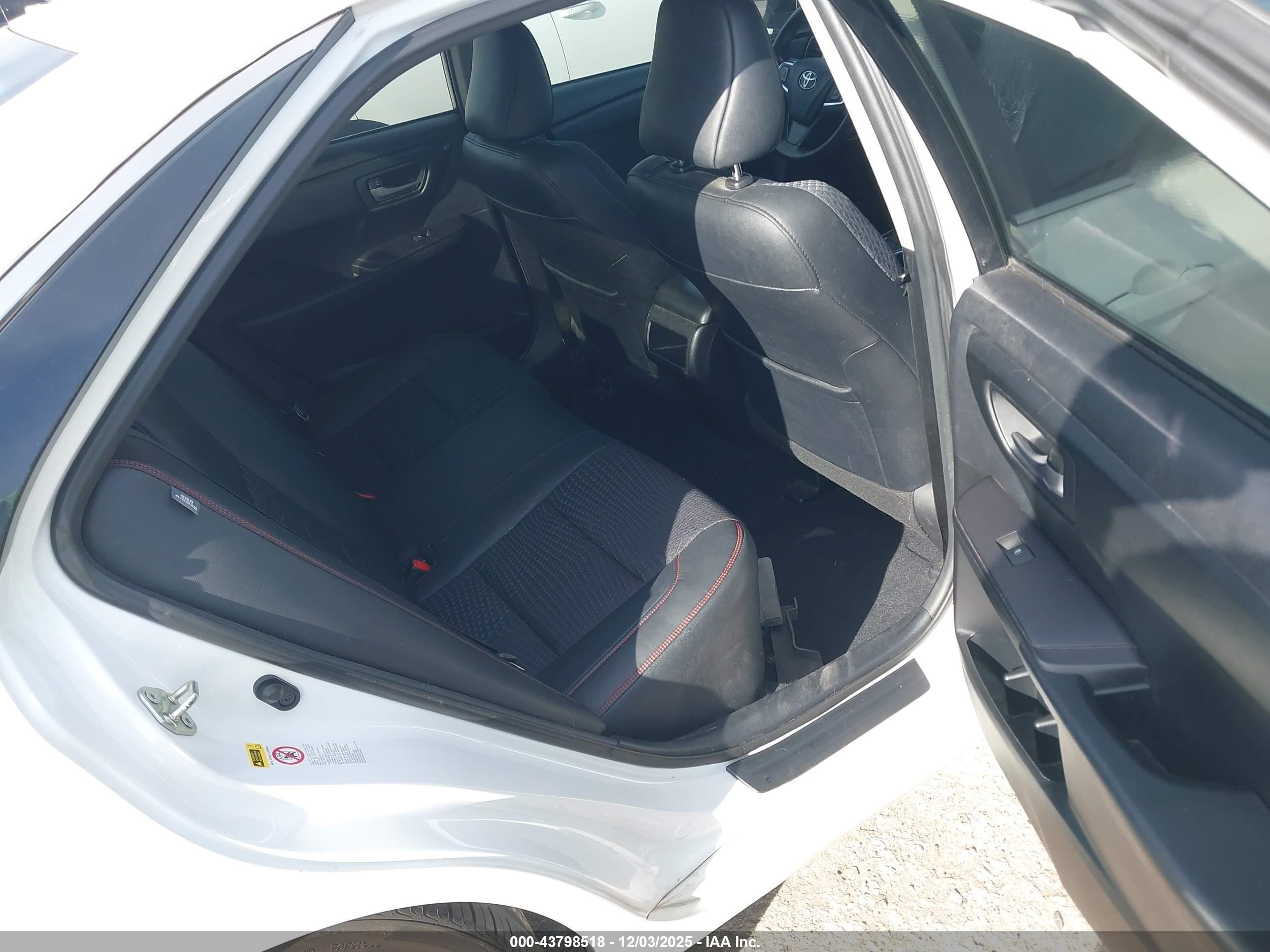 2015 Toyota Camry Se White vin: 4T1BF1FK0FU105236
