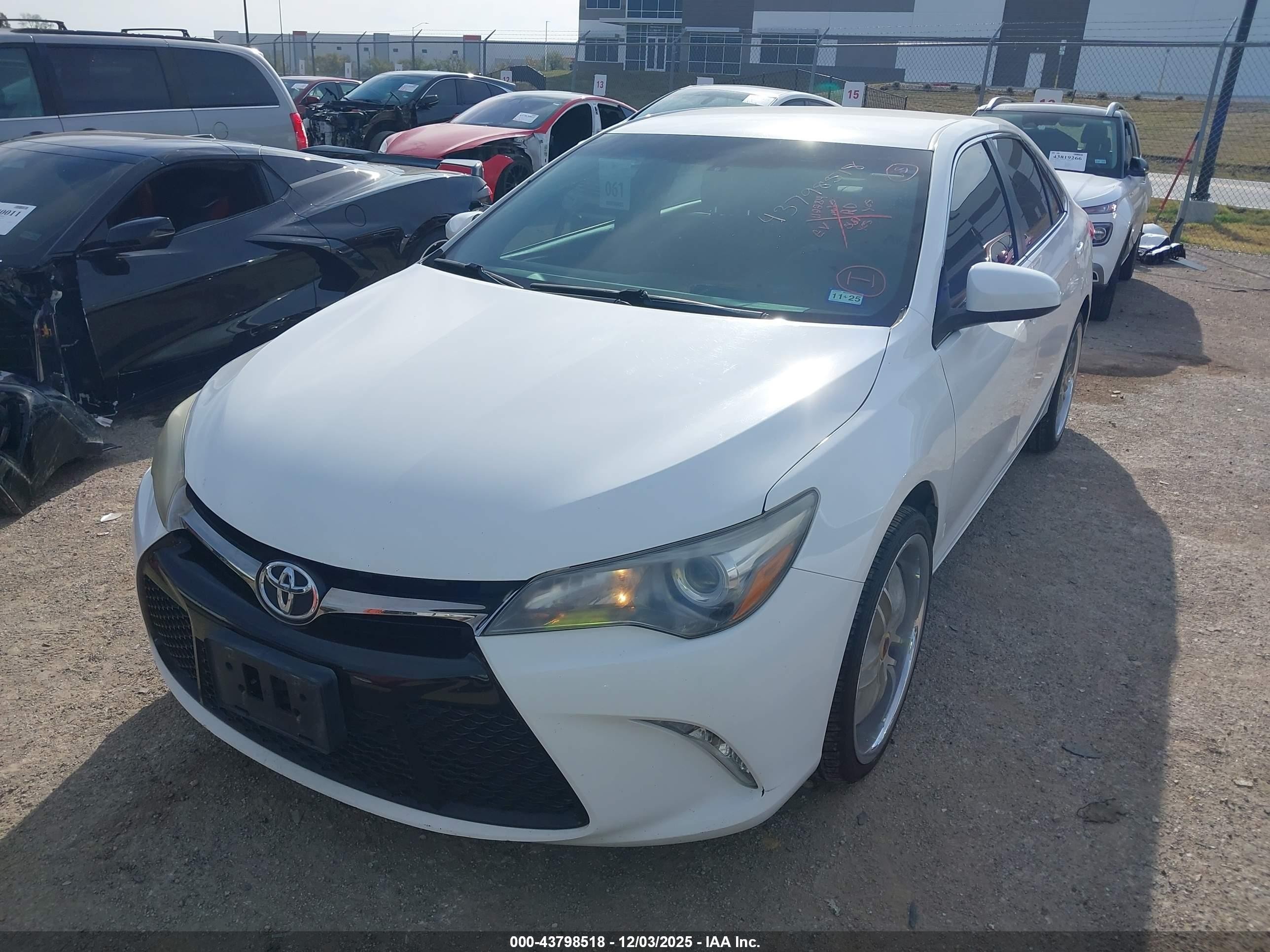 2015 Toyota Camry Se White vin: 4T1BF1FK0FU105236