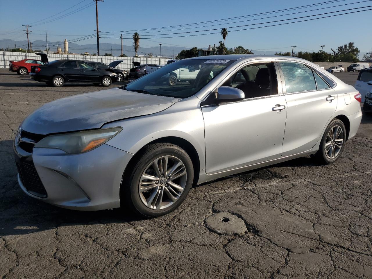 2015 Toyota Camry Le Серебряный vin: 4T1BF1FK0FU105334