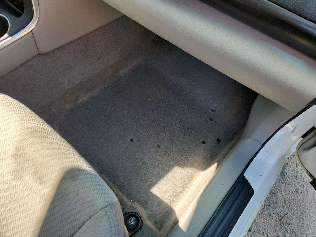 2015 Toyota Camry Le Белый vin: 4T1BF1FK0FU107620 Damage: Right Front Carpet, Burned, 6