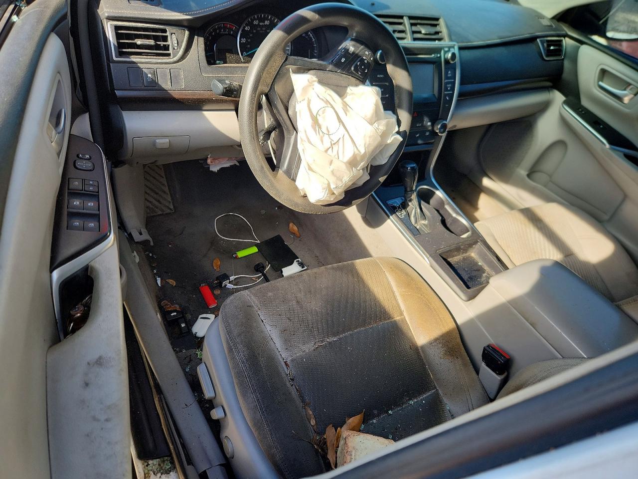 2015 Toyota Camry Le Белый vin: 4T1BF1FK0FU107620