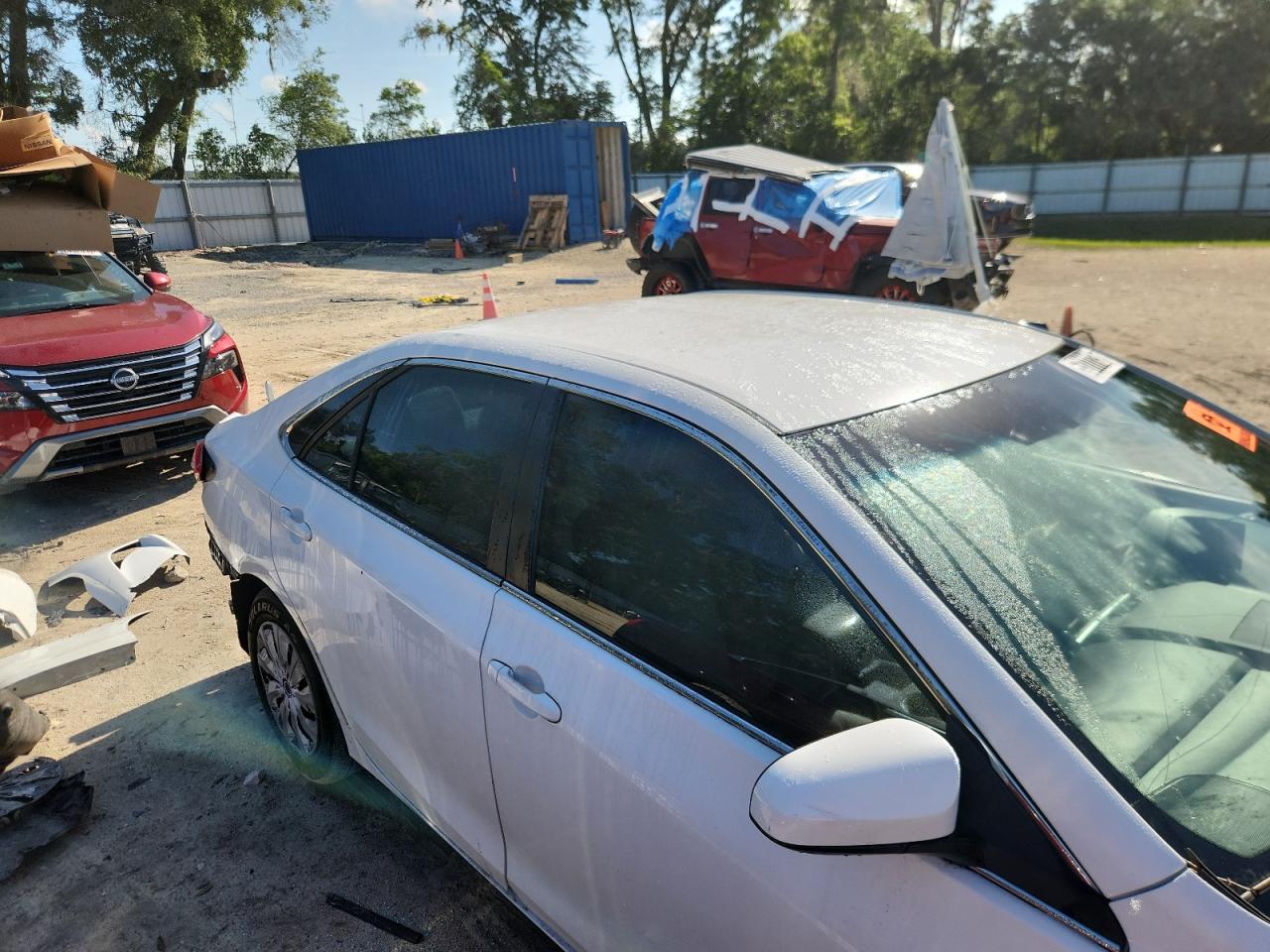 2015 Toyota Camry Le Белый vin: 4T1BF1FK0FU107620 Damage: Windshield, Broken, Replacement Required