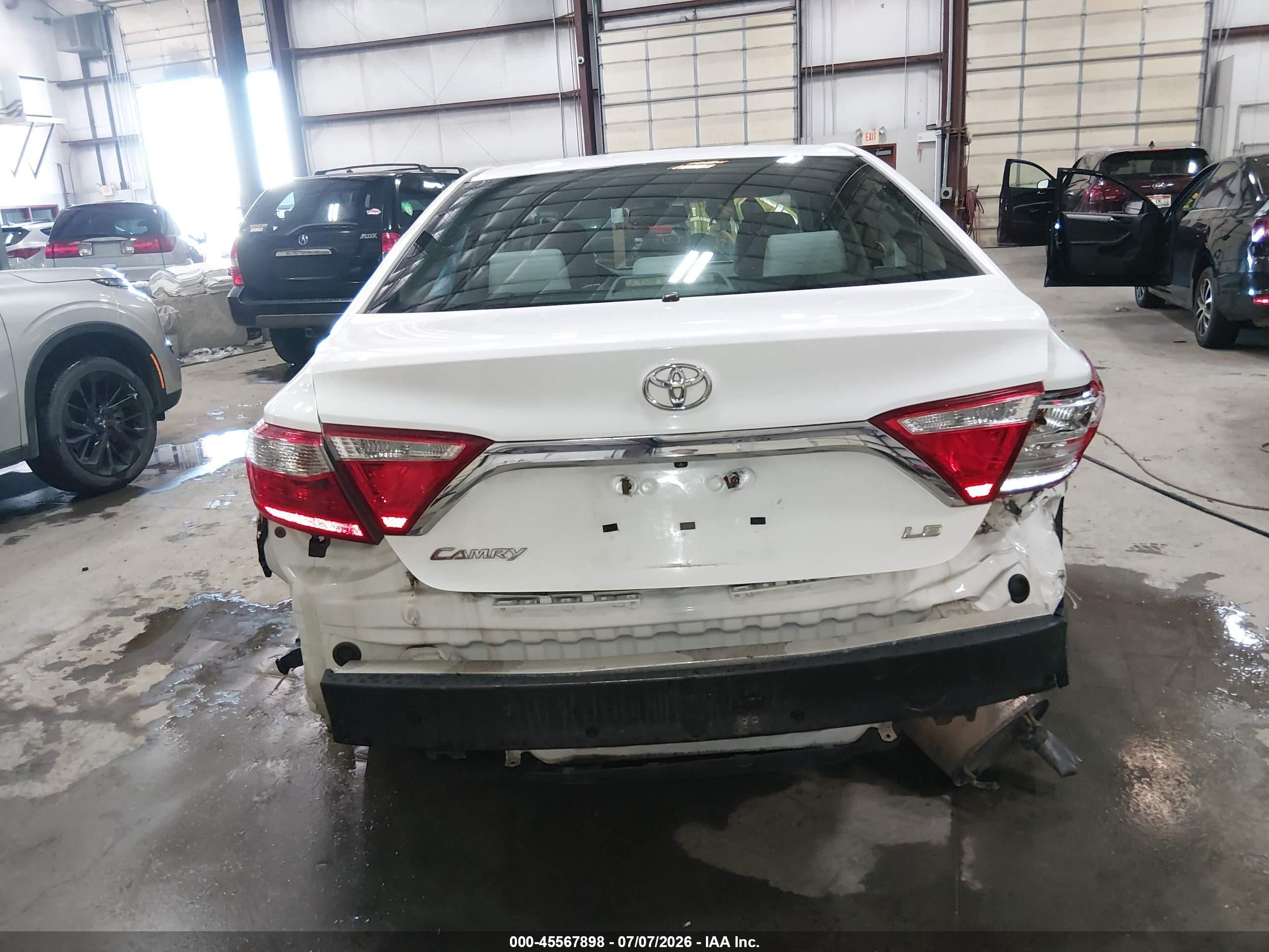2015 Toyota Camry Le White vin: 4T1BF1FK0FU492838