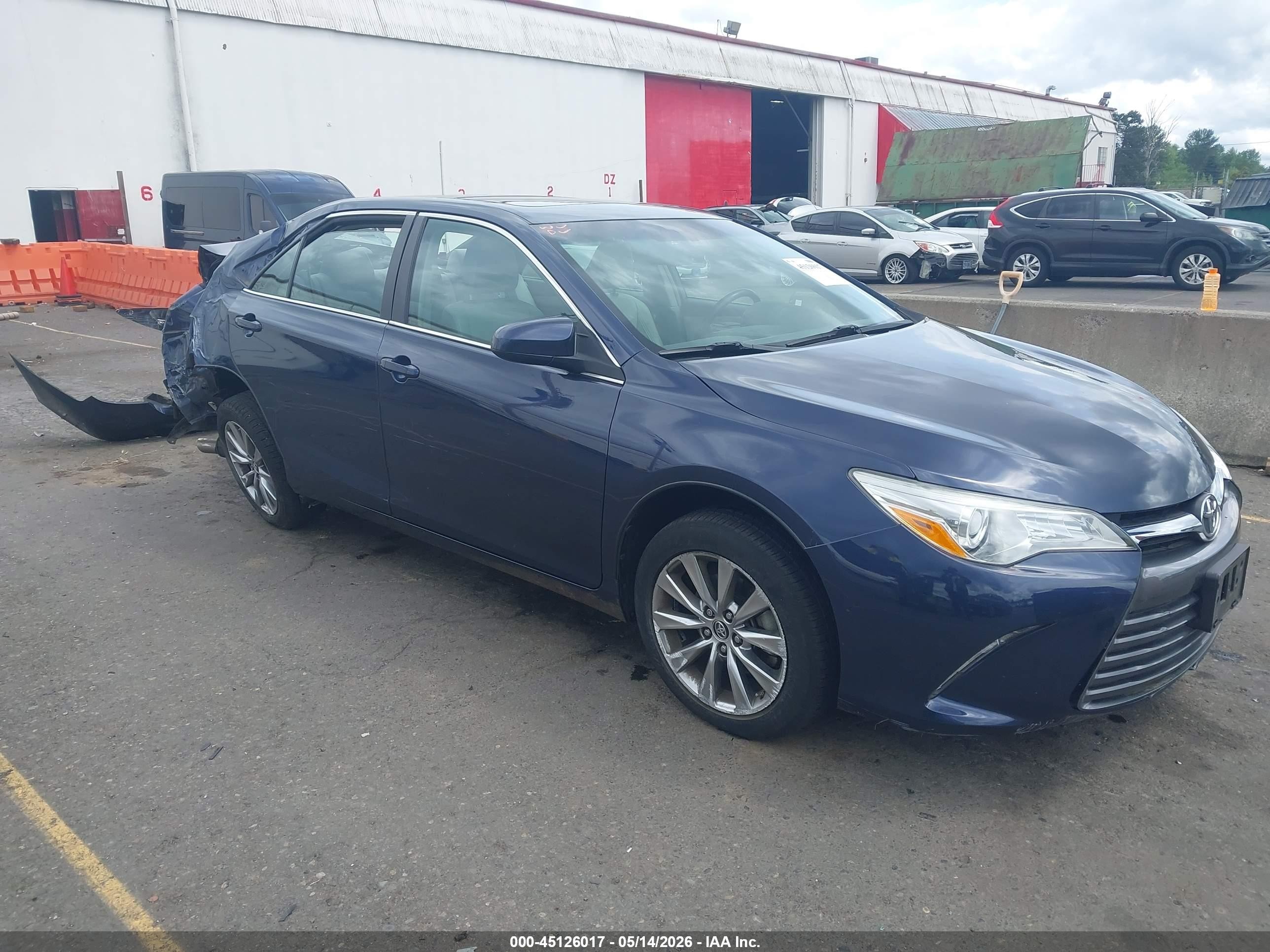 2015 Toyota Camry Xle Blue vin: 4T1BF1FK0FU877400