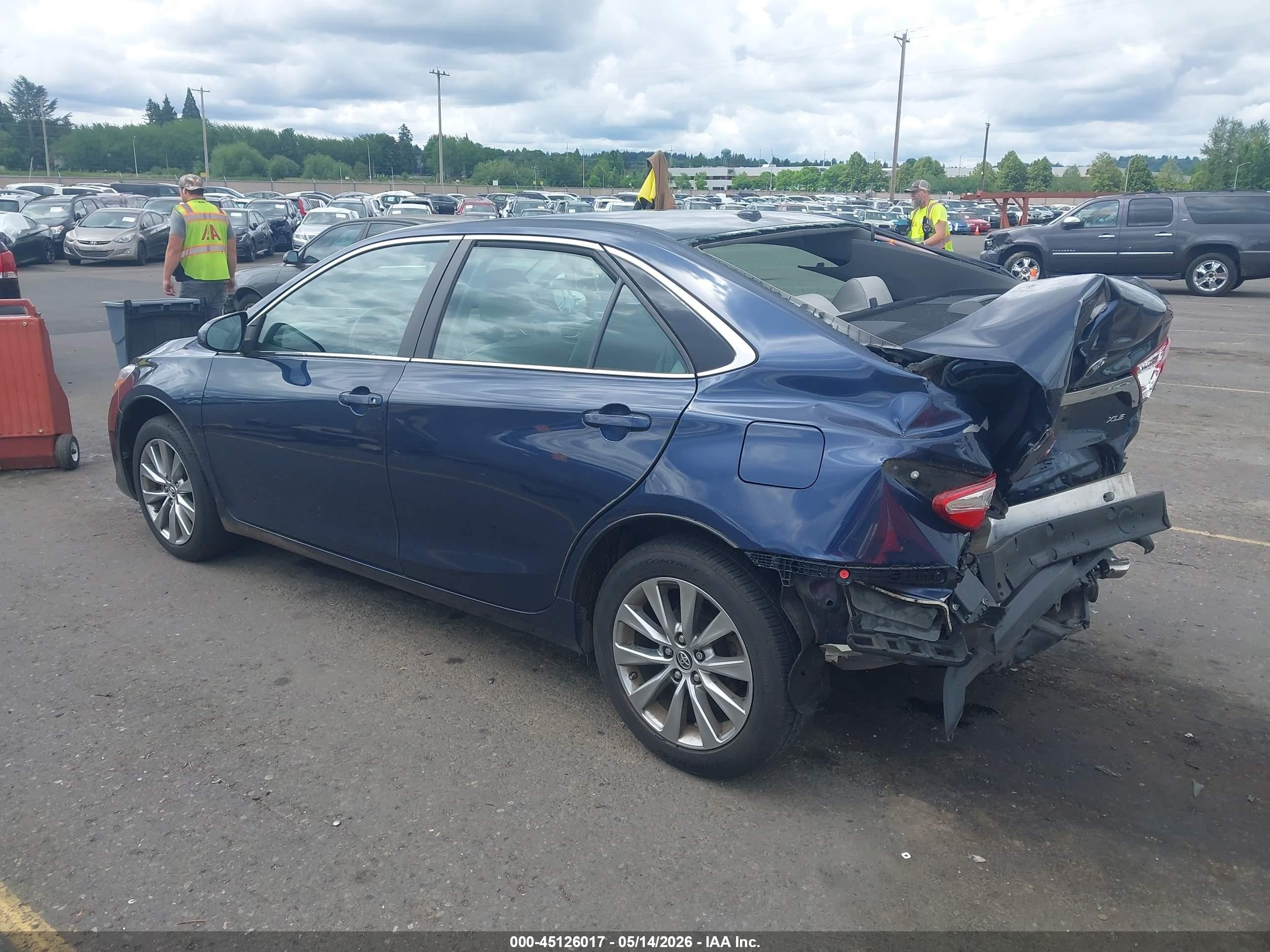2015 Toyota Camry Xle Blue vin: 4T1BF1FK0FU877400