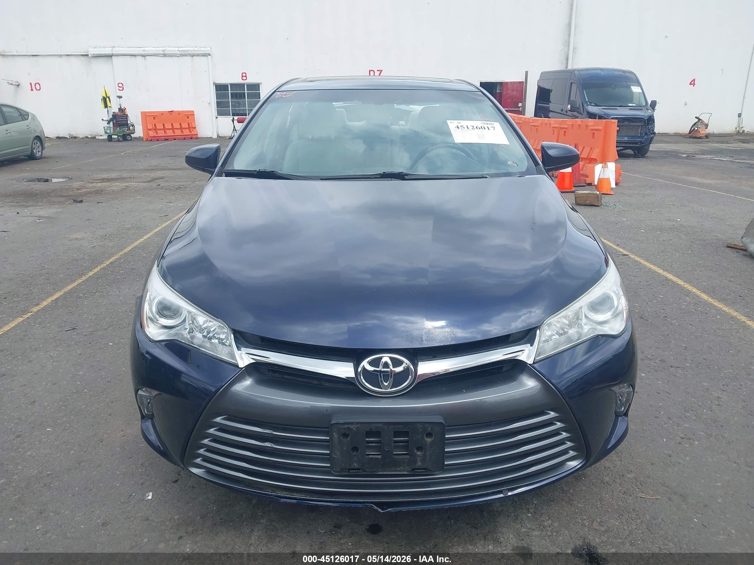 2015 Toyota Camry Xle Blue vin: 4T1BF1FK0FU877400