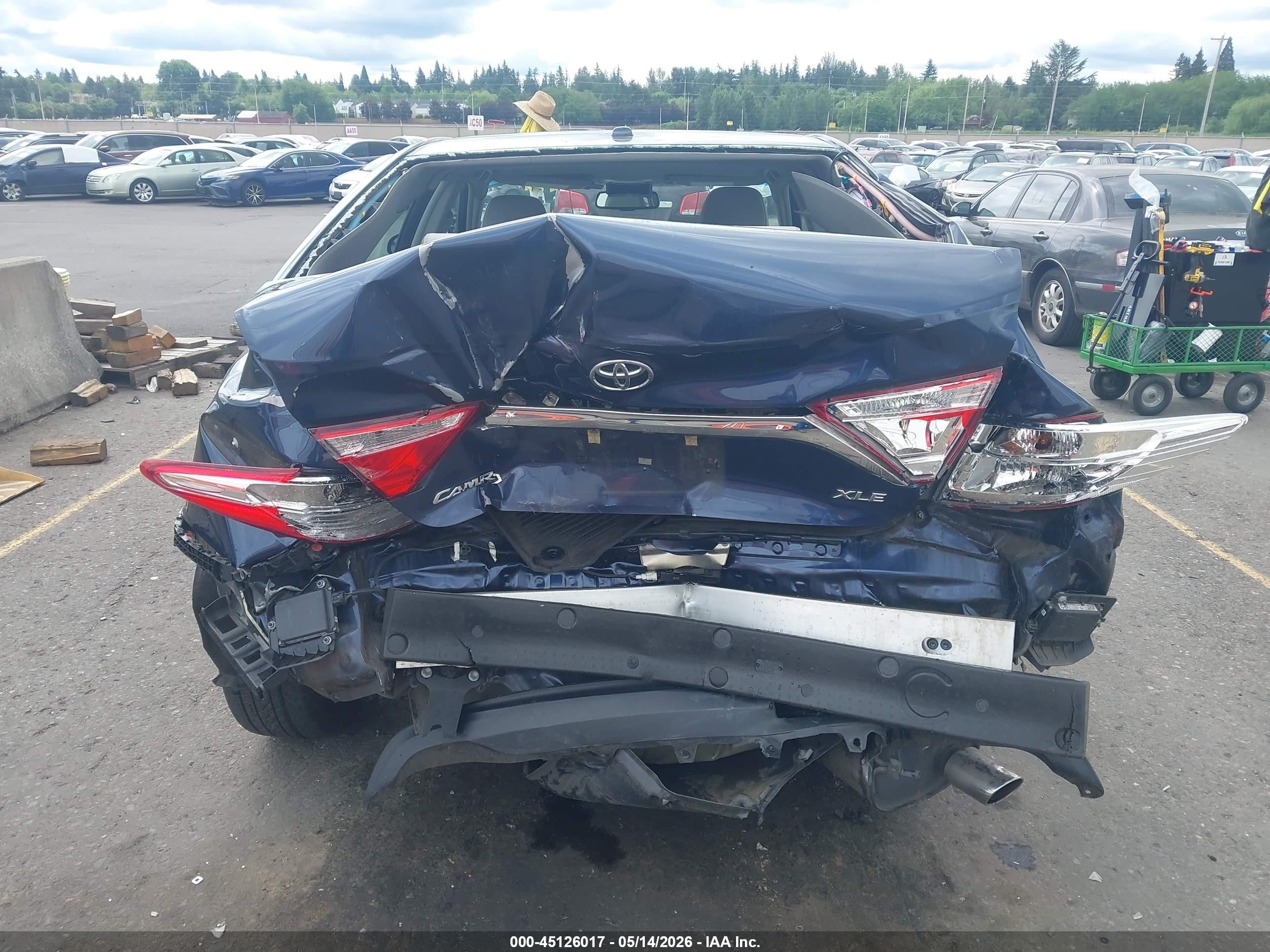 2015 Toyota Camry Xle Blue vin: 4T1BF1FK0FU877400