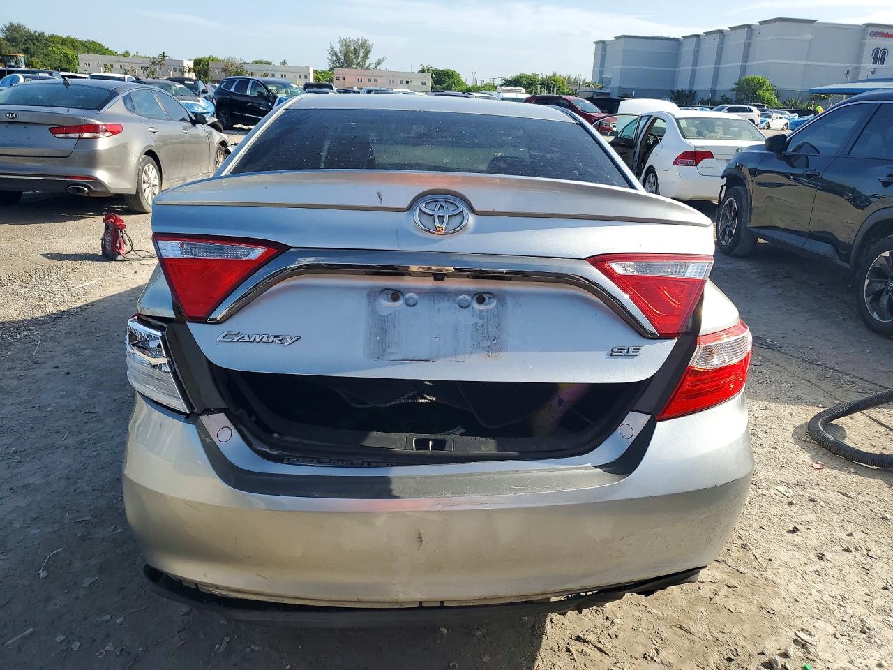 2015 Toyota Camry Se Silver vin: 4T1BF1FK0FU897436