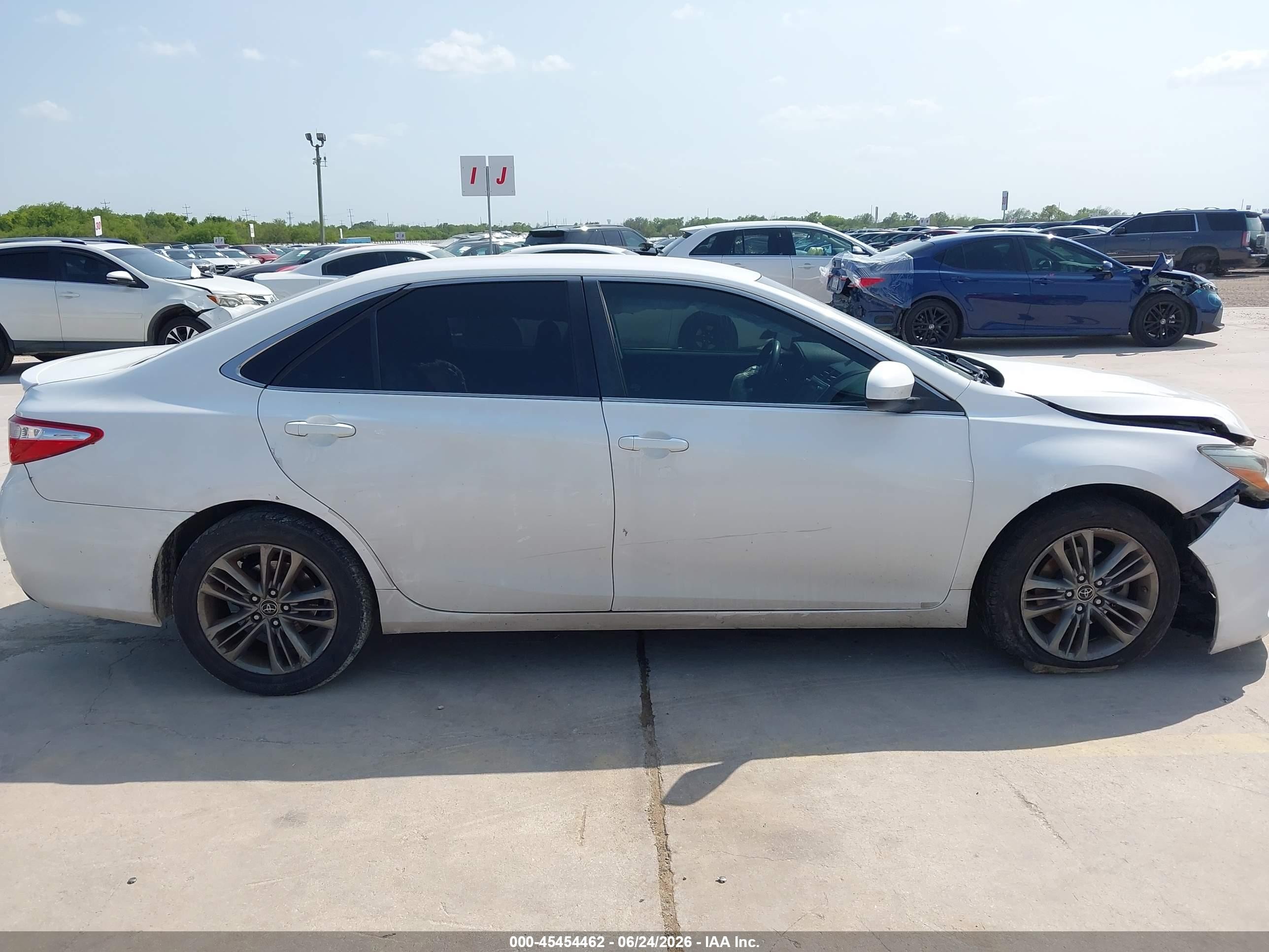 2015 Toyota Camry Se Белый vin: 4T1BF1FK0FU897663