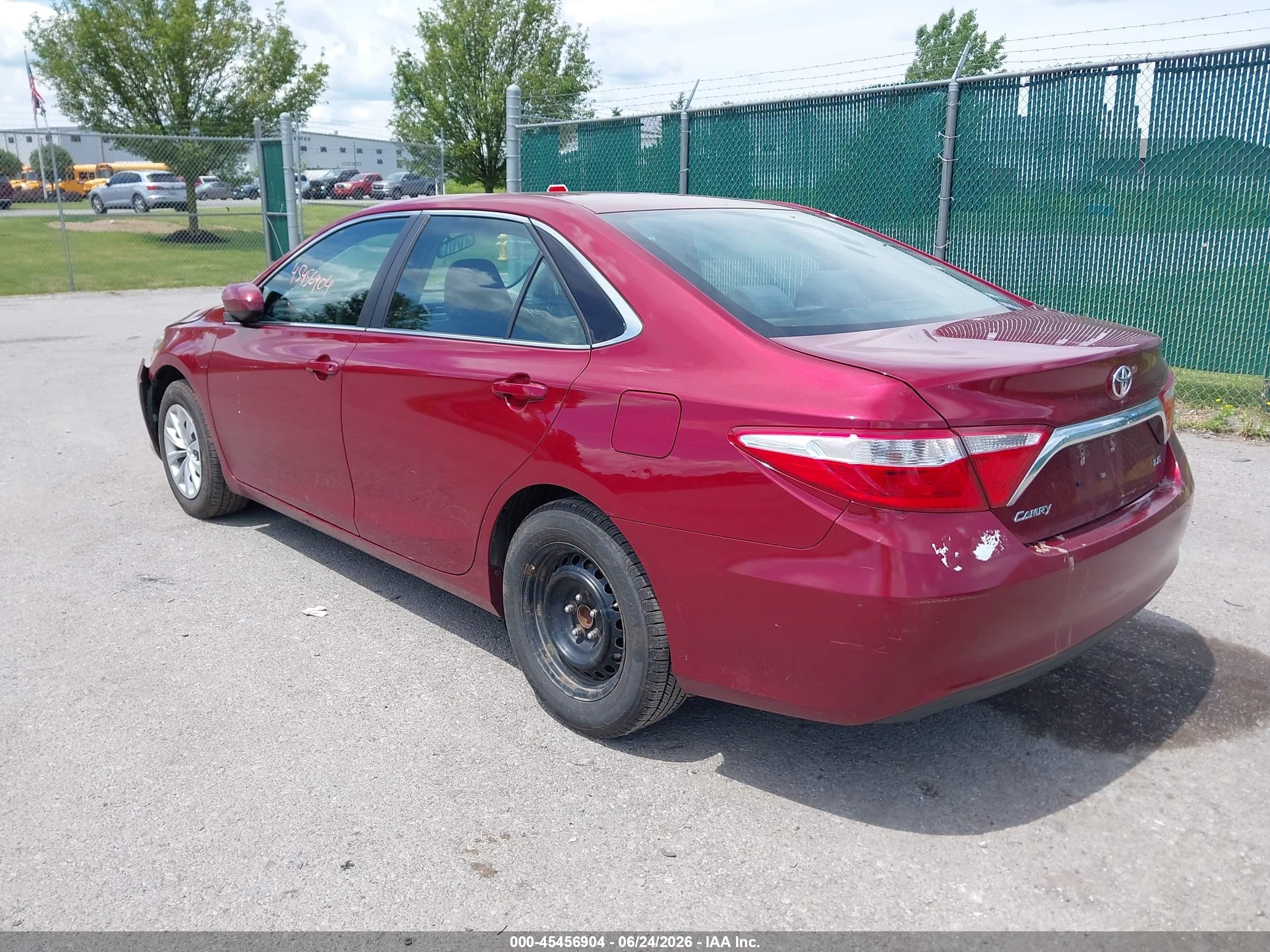 2015 Toyota Camry Le Red vin: 4T1BF1FK0FU934534