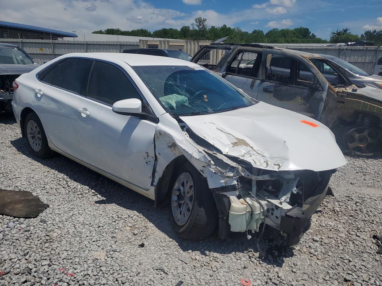 2015 Toyota Camry Le White vin: 4T1BF1FK0FU938051