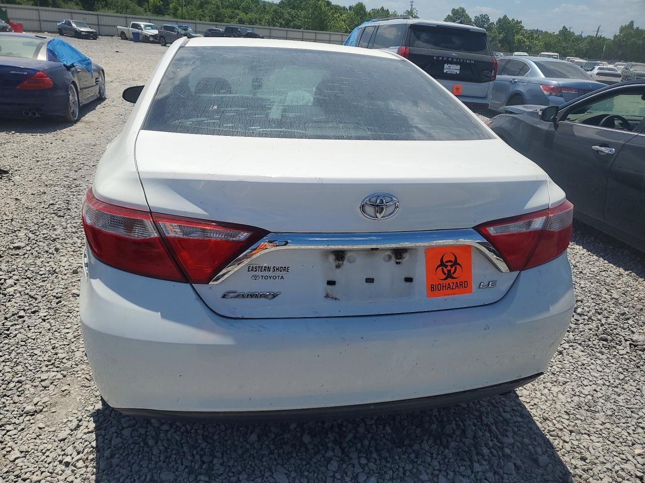 2015 Toyota Camry Le White vin: 4T1BF1FK0FU938051