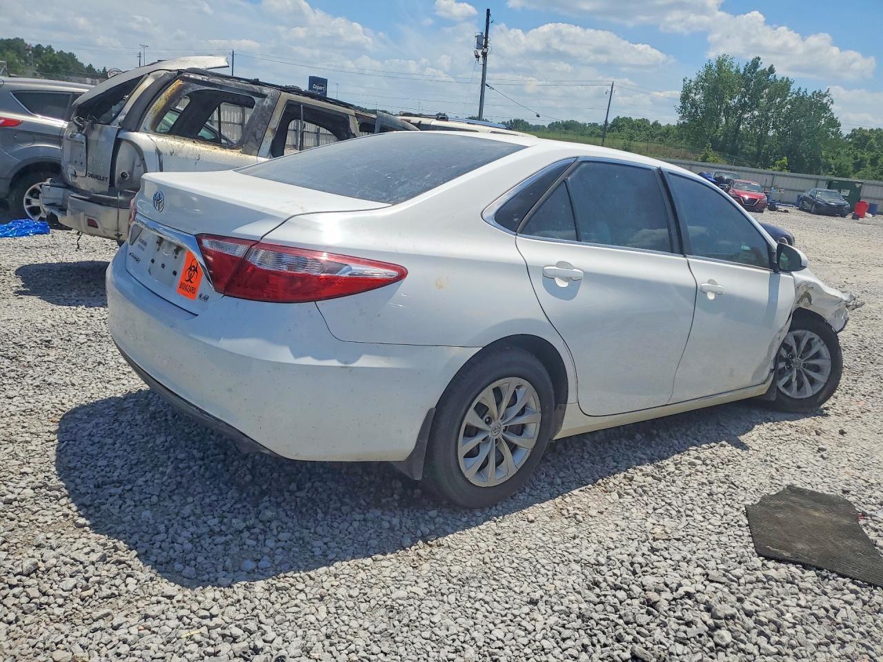 2015 Toyota Camry Le White vin: 4T1BF1FK0FU938051