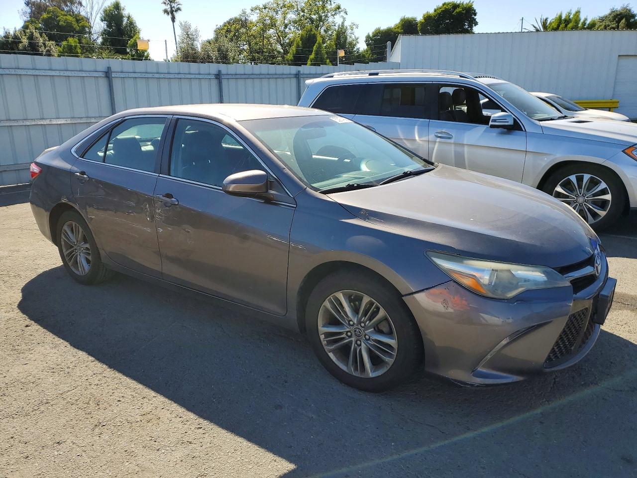 2015 Toyota Camry Se Charcoal vin: 4T1BF1FK0FU952029