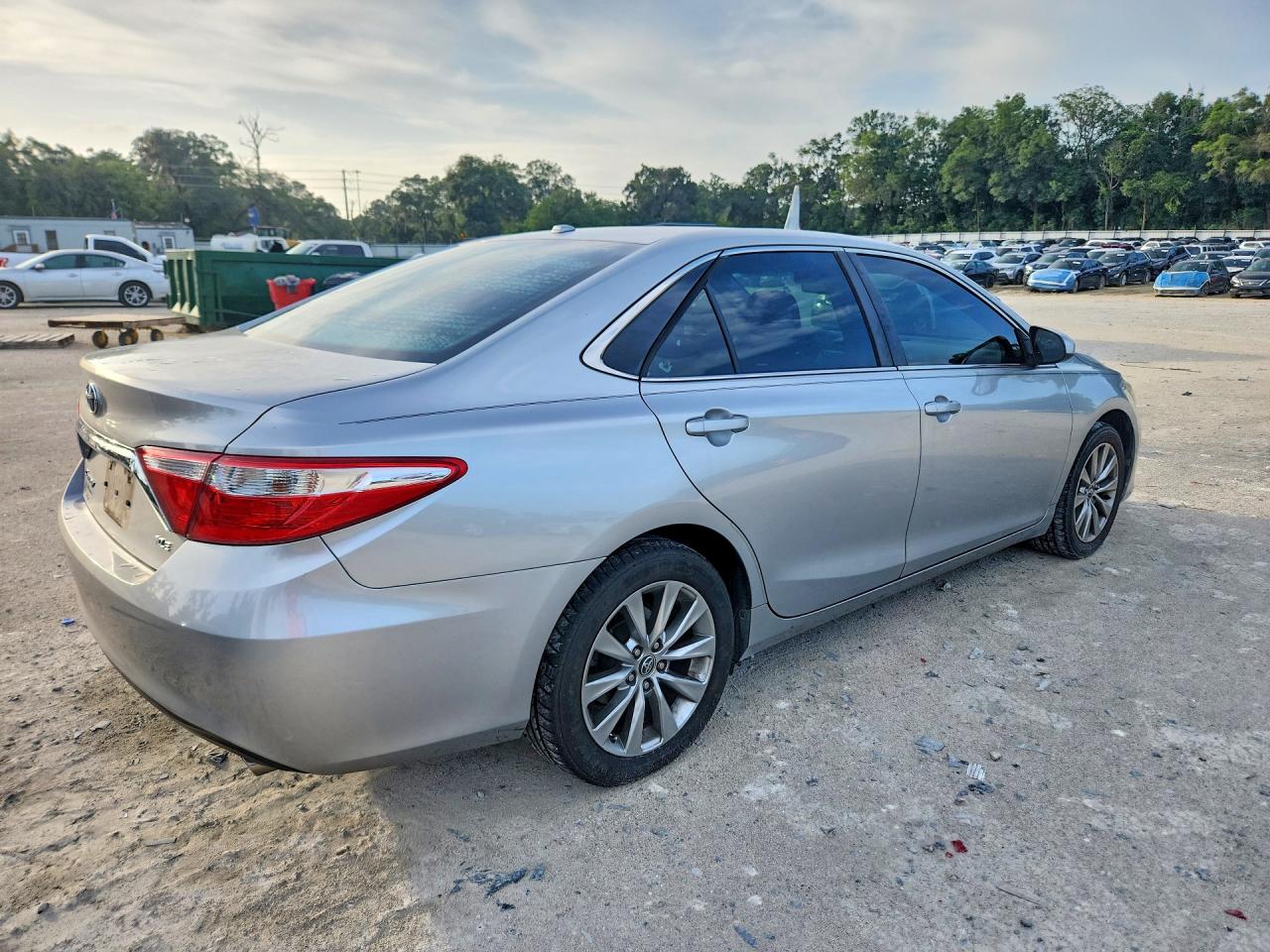 2015 Toyota Camry Xle Silver vin: 4T1BF1FK0FU963032